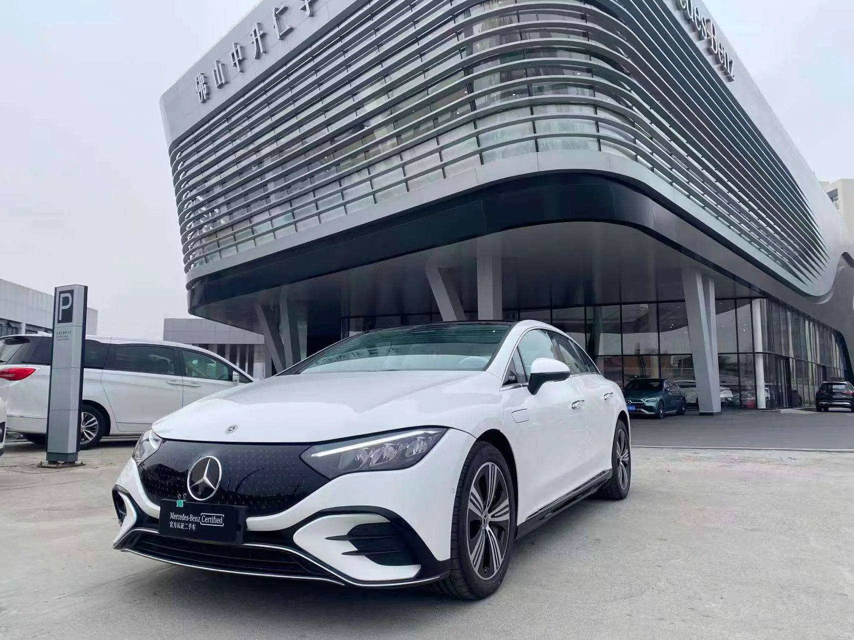 Mercedes-Benz EQE  из Китая