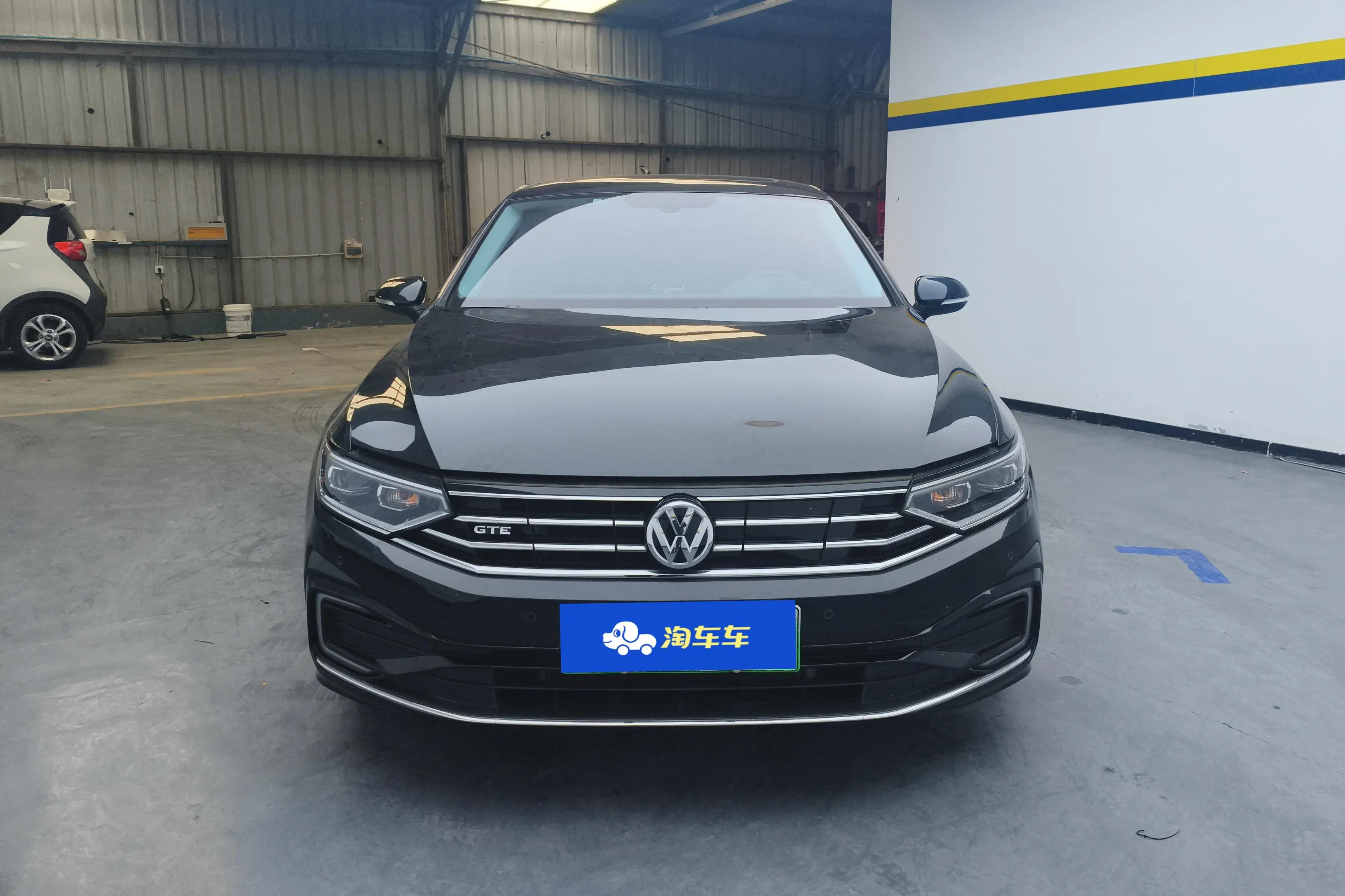 Volkswagen Magotan PHEV  из Китая