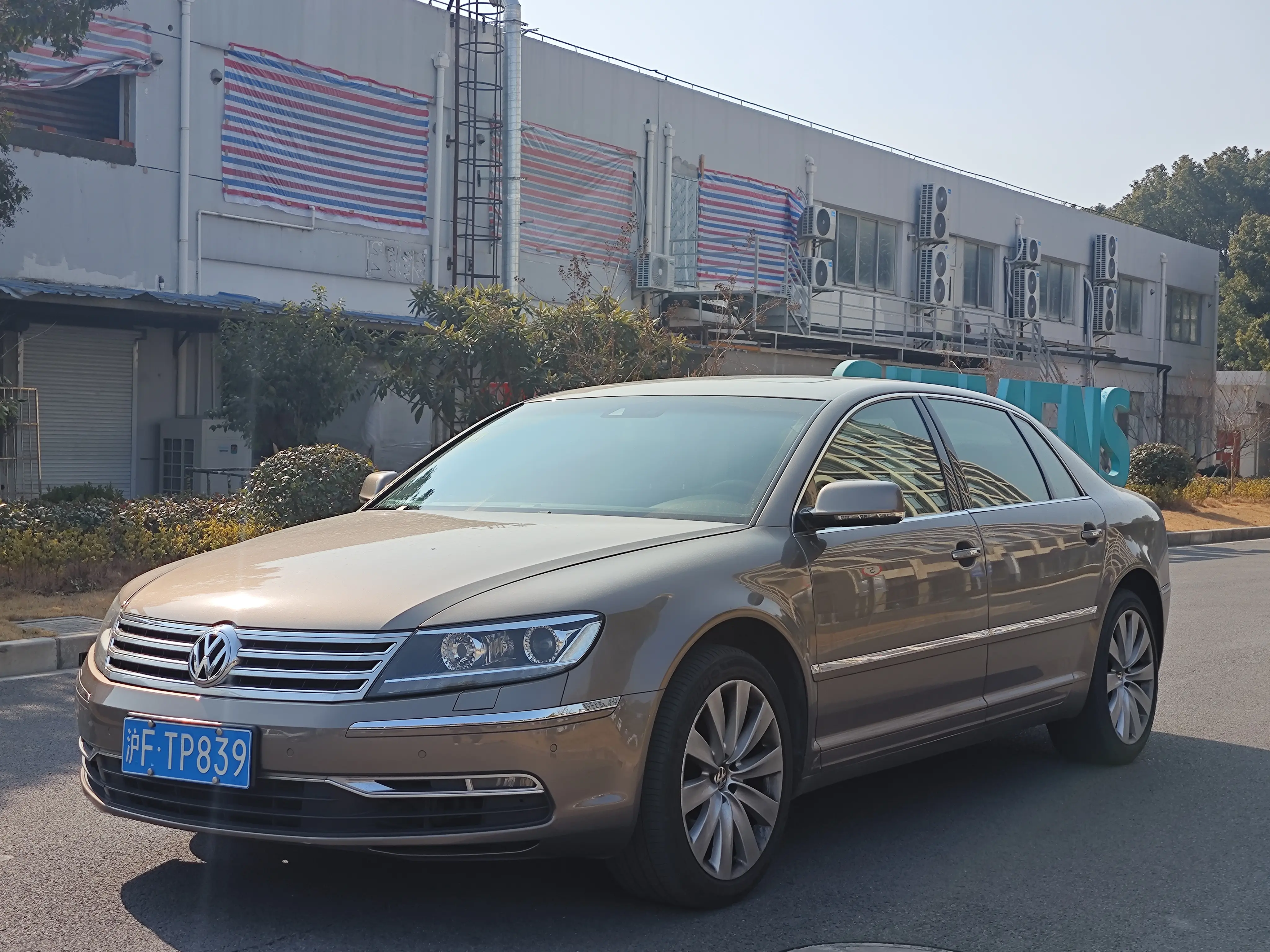 Volkswagen Phaeton  из Китая