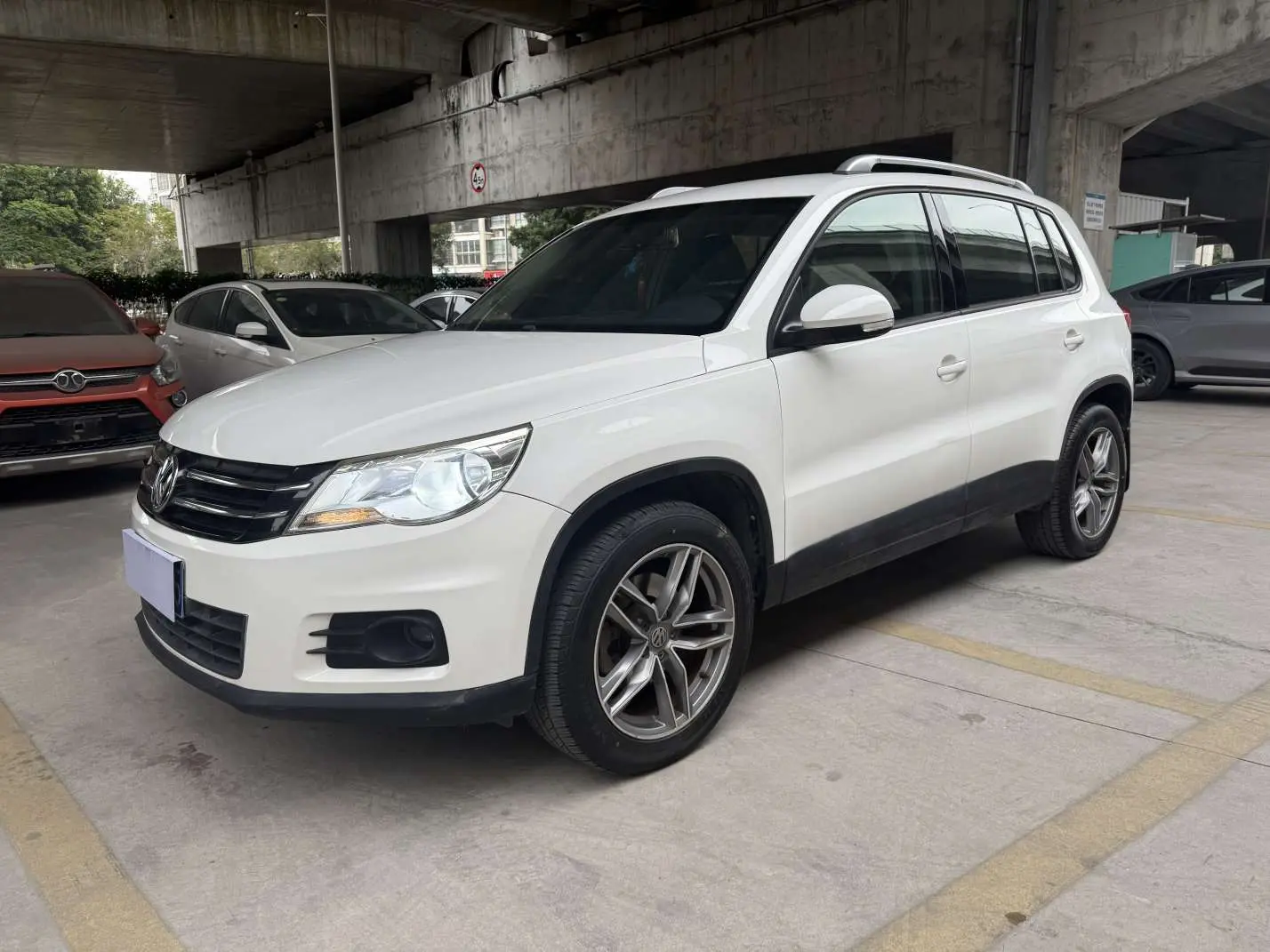 Volkswagen Tiguan  из Китая
