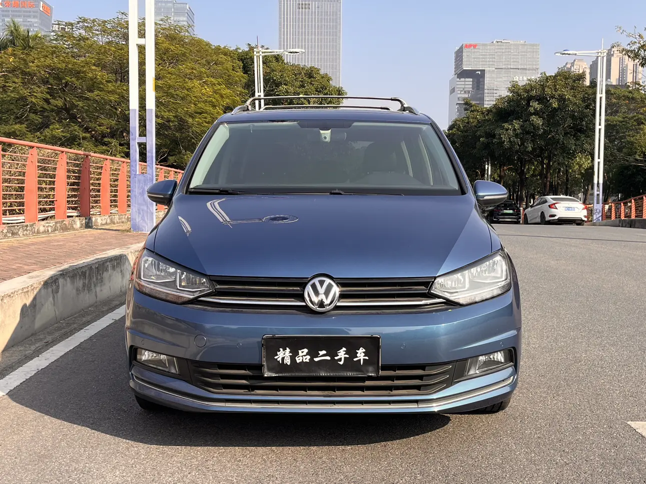 Volkswagen Touran L  из Китая