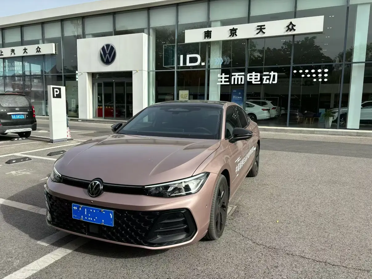 Volkswagen Passat  из Китая