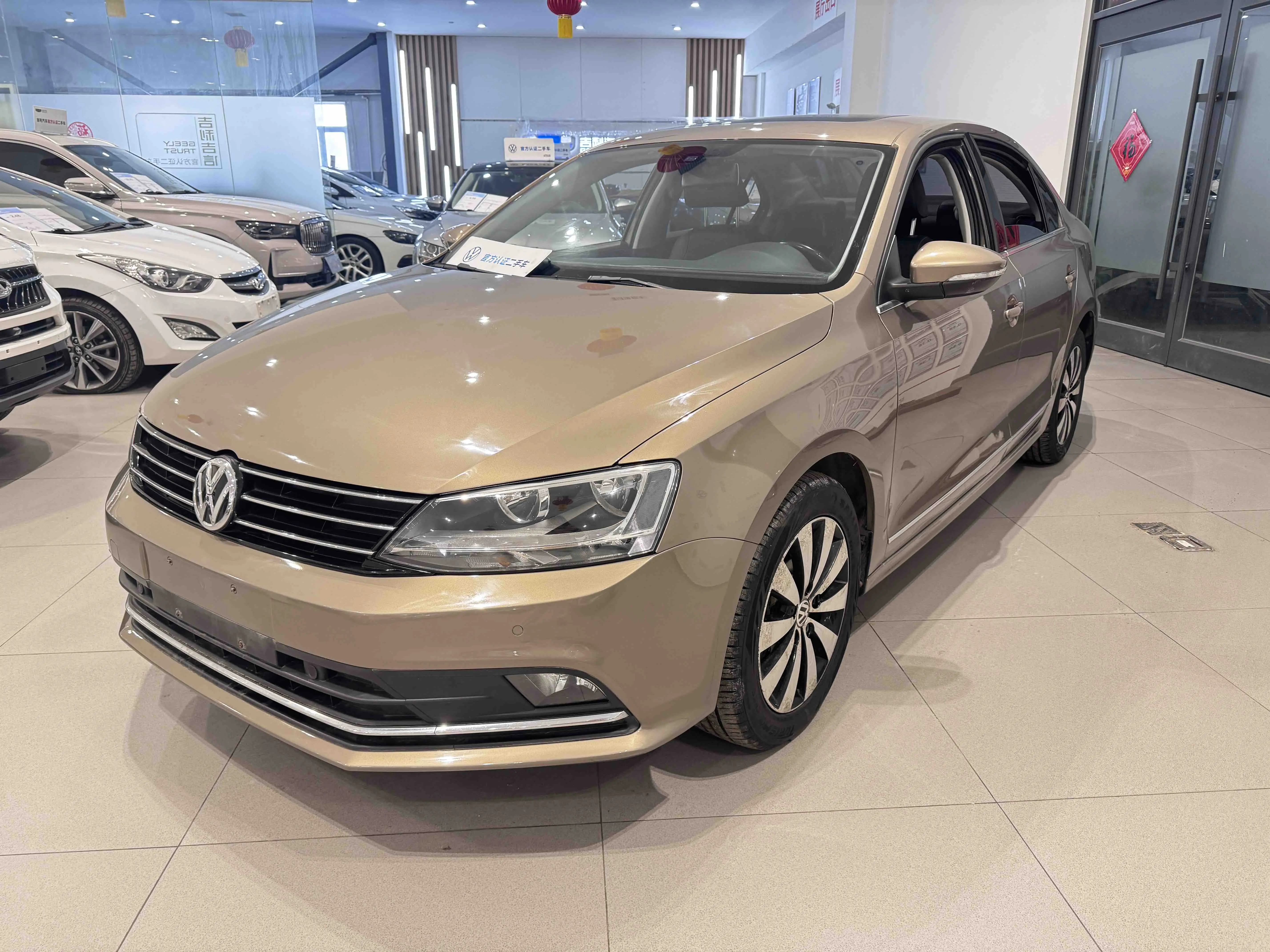 Volkswagen Sagitar  из Китая