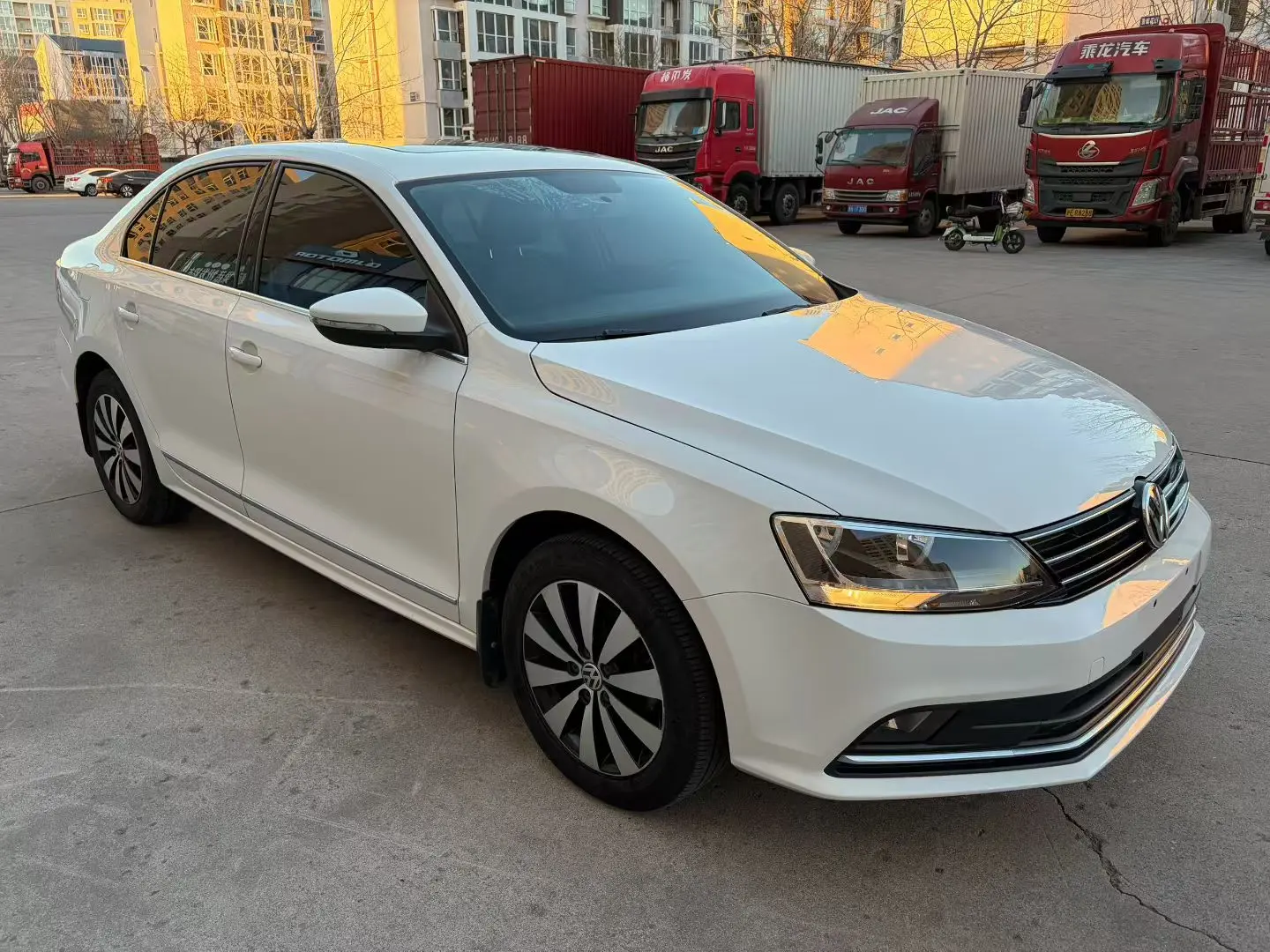 Volkswagen Sagitar  из Китая