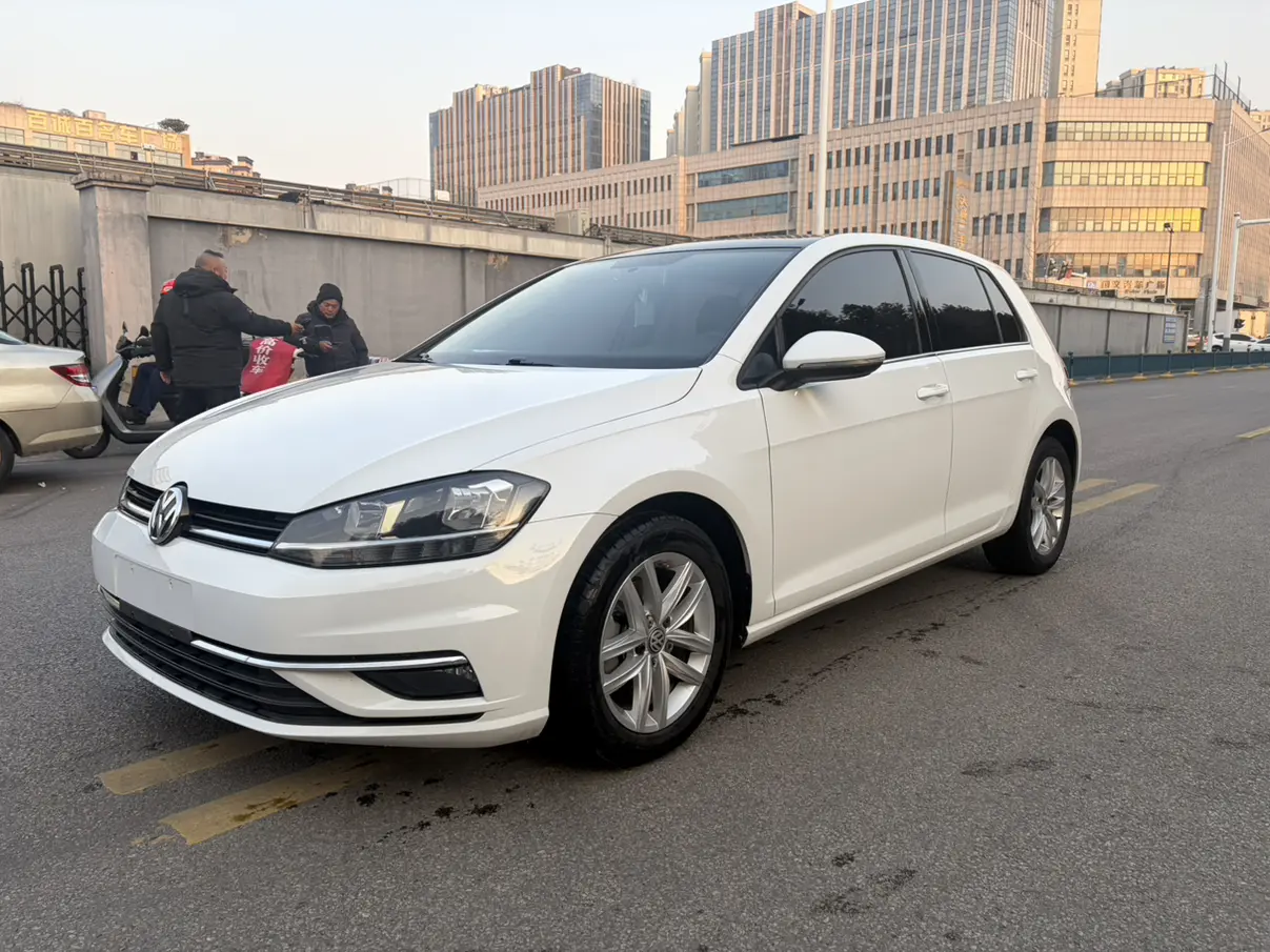 Volkswagen Golf  из Китая