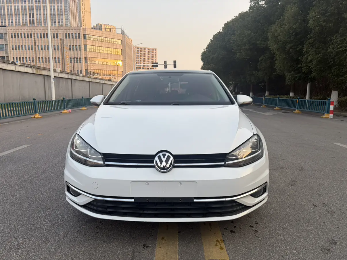 Volkswagen Golf  из Китая