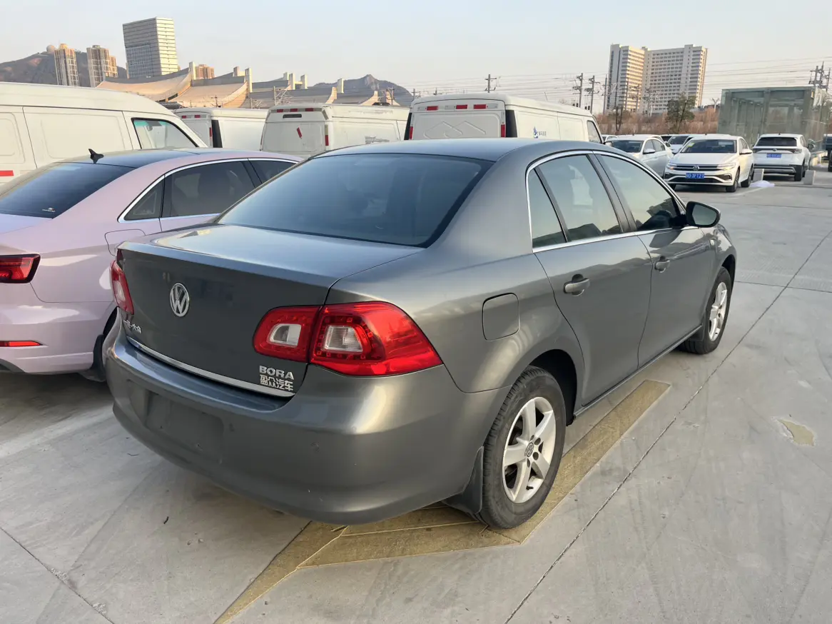 Volkswagen Bora  из Китая