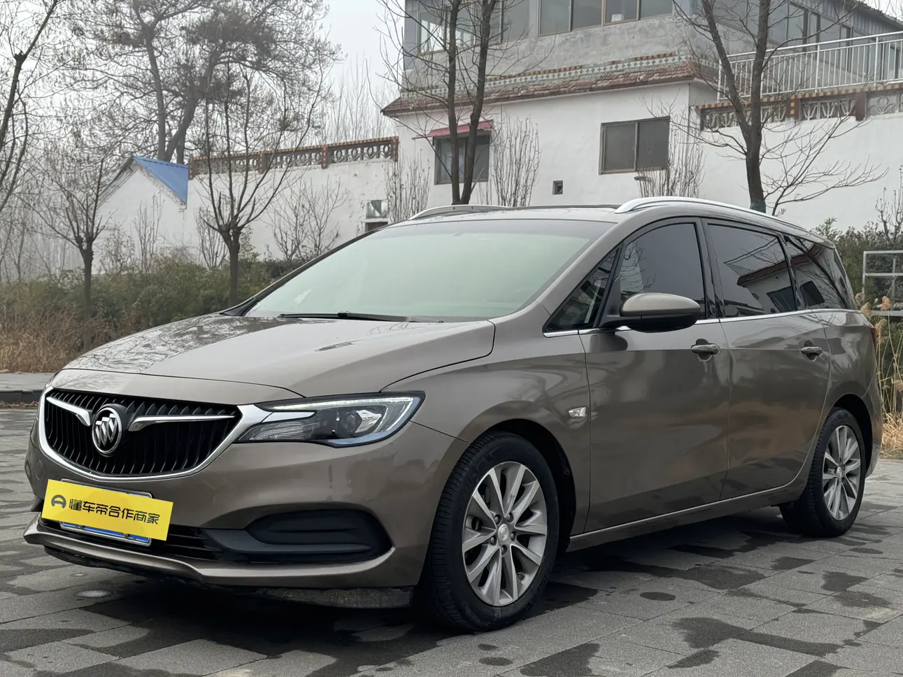 Buick GL6  из Китая