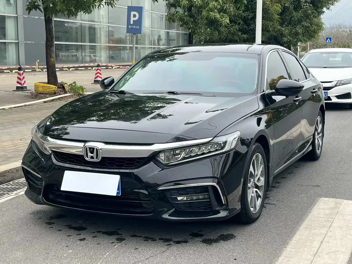 Honda Inspire (Yingshipai)  из Китая