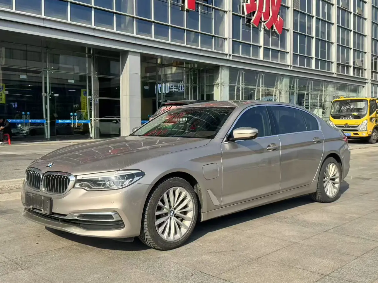 BMW 5 Series PHEV  из Китая