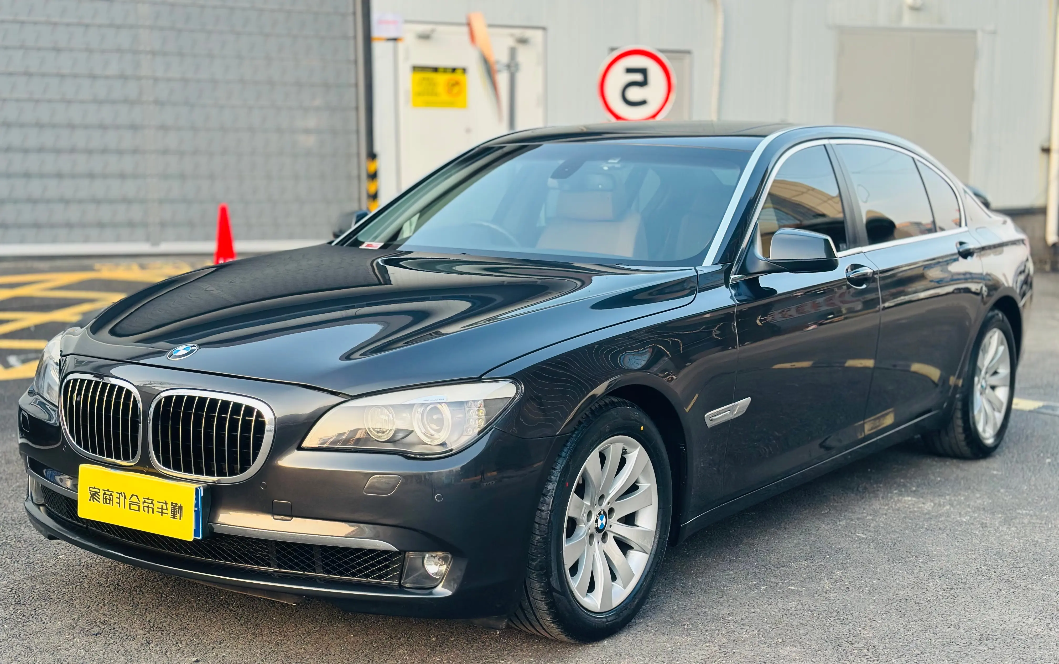 BMW 7 Series  из Китая
