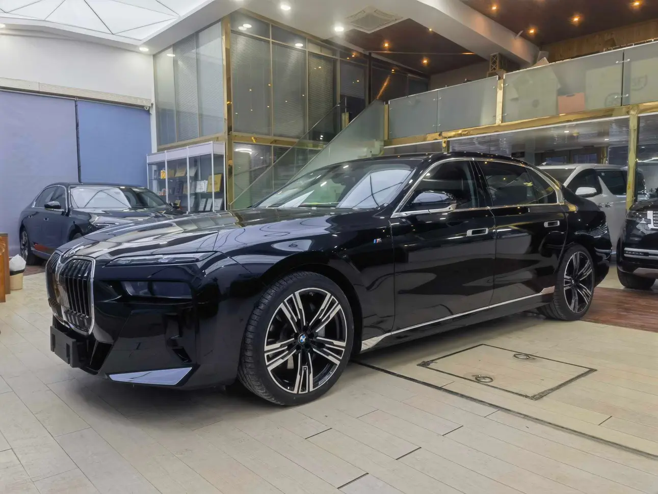 BMW 7 Series  из Китая