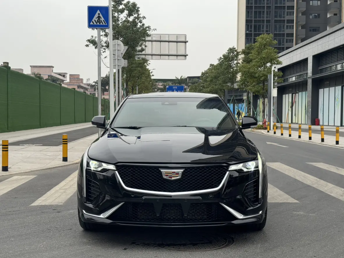 Cadillac CT4  из Китая