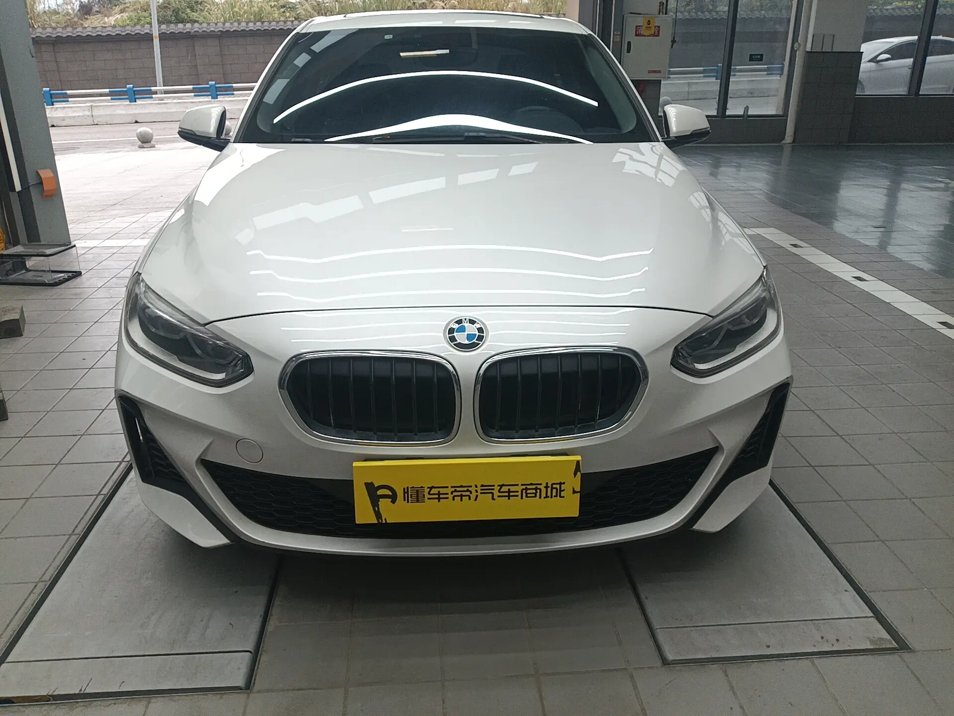 BMW 1 Series  из Китая