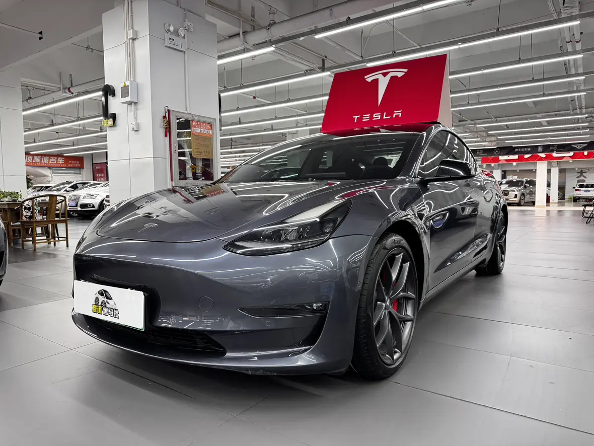 Tesla Model 3  из Китая