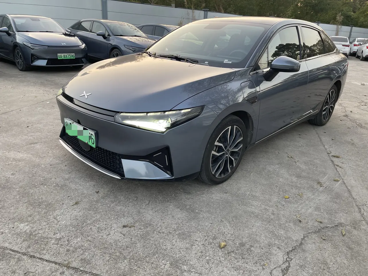 Xpeng P5  из Китая