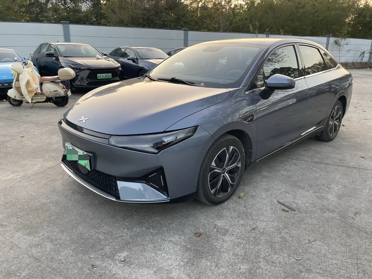 Xpeng P5  из Китая