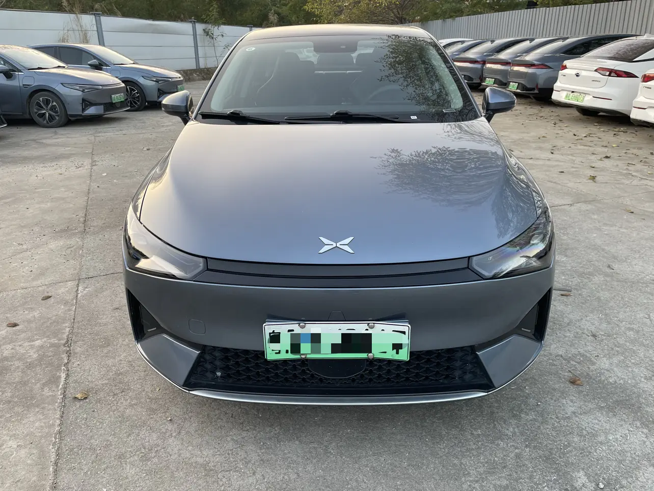 Xpeng P5  из Китая