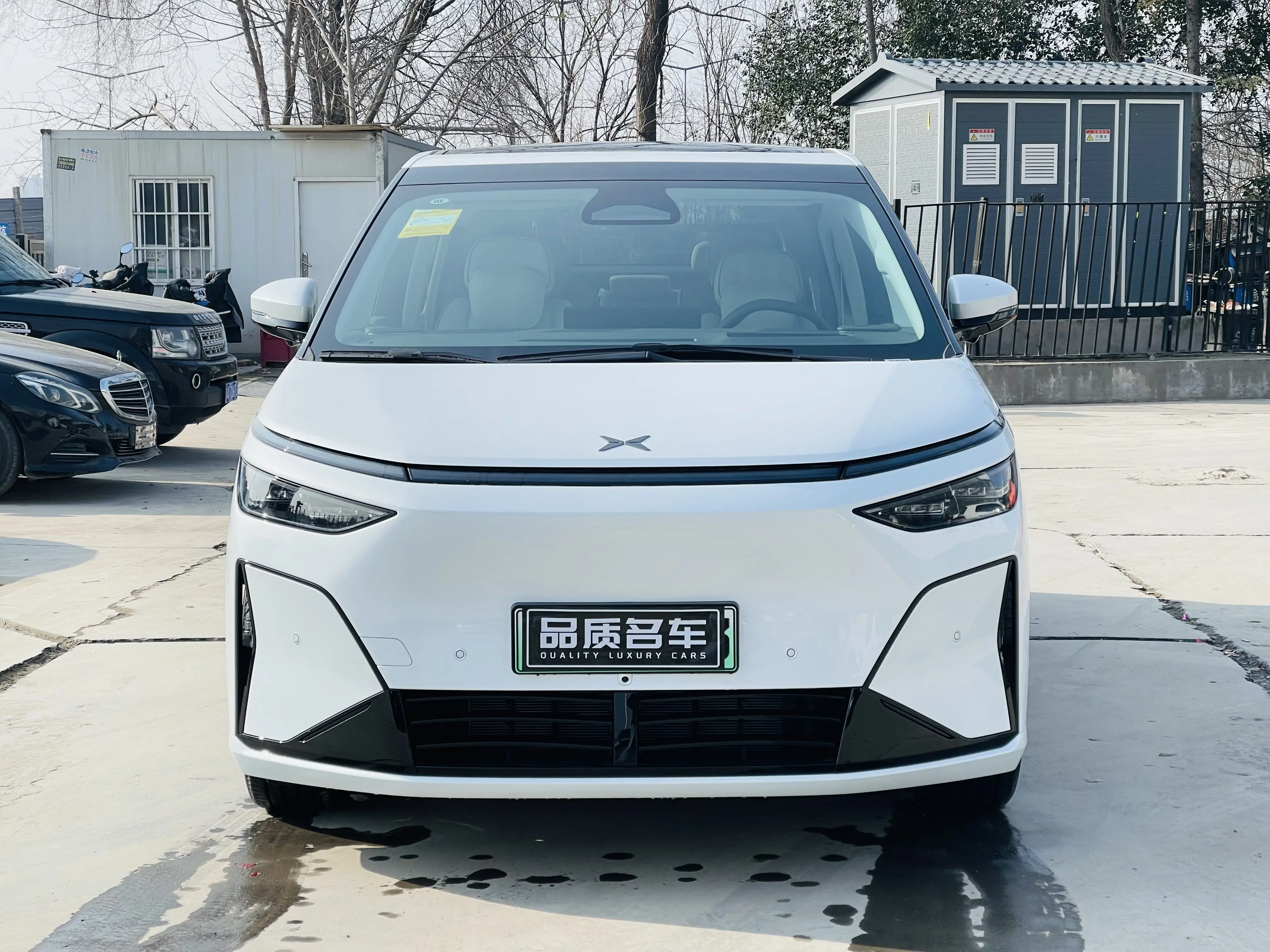 Xpeng X9  из Китая