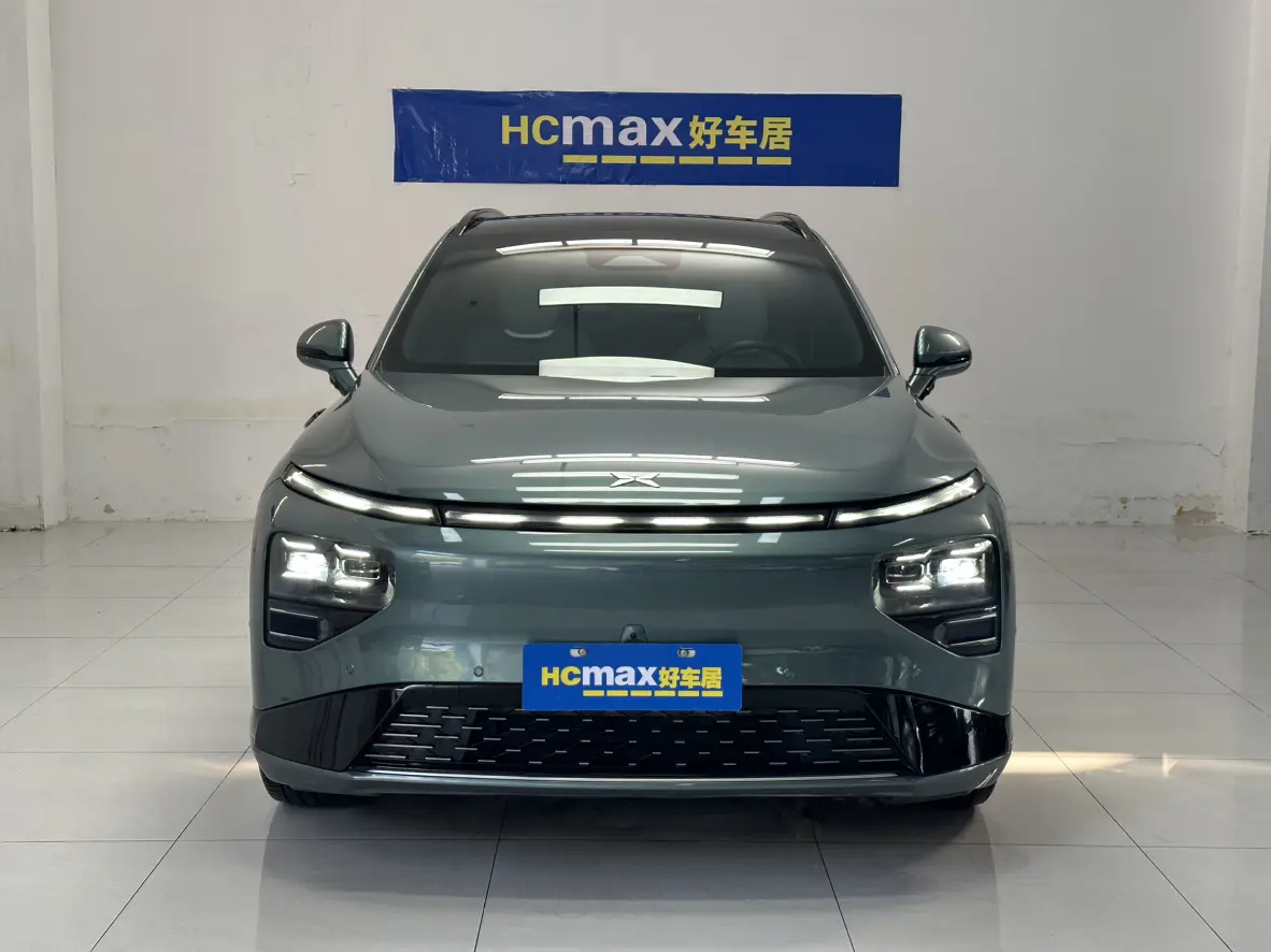 Xpeng G9  из Китая