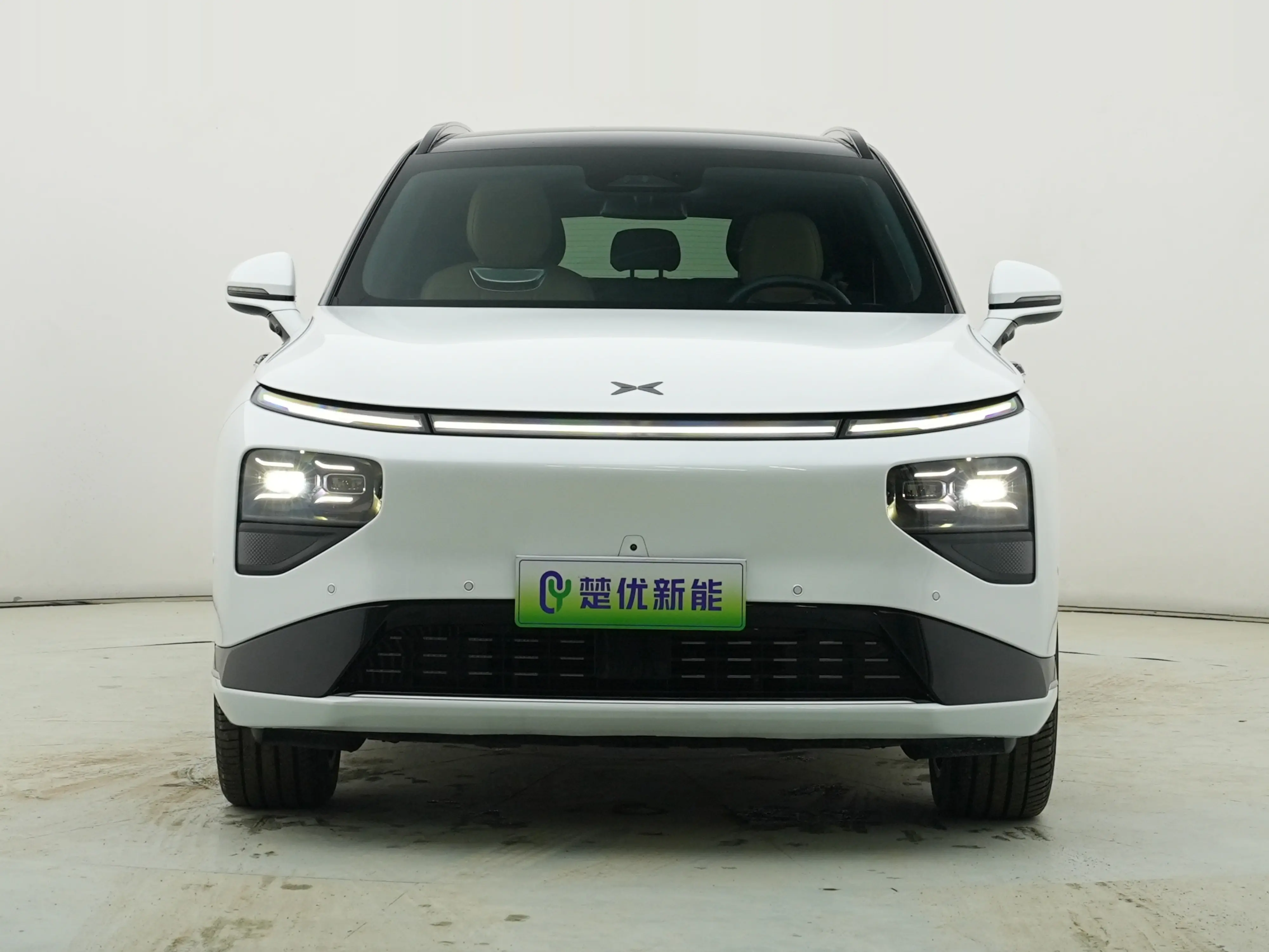 Xpeng G9  из Китая