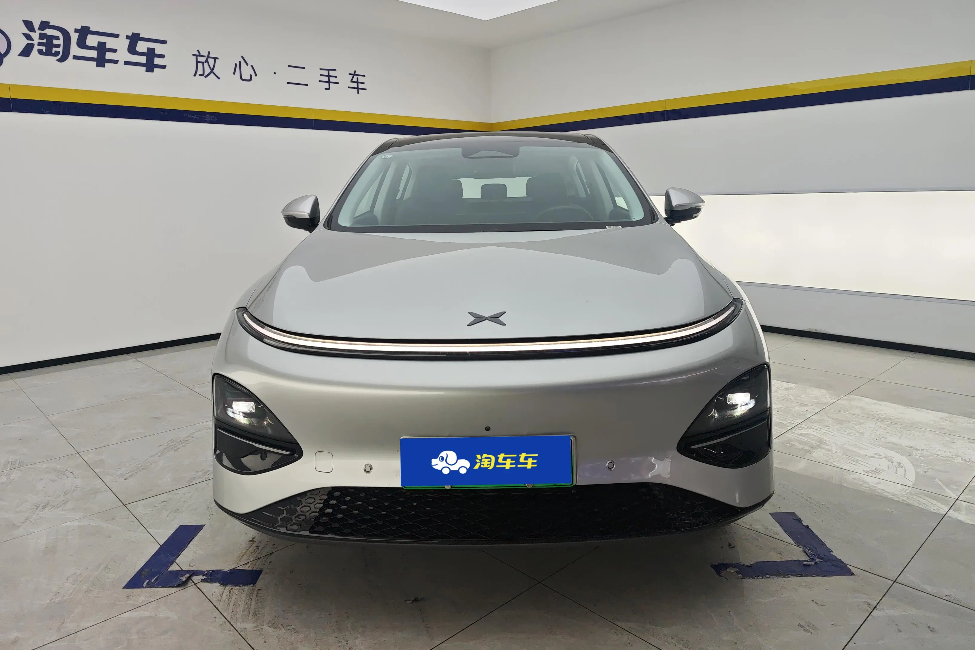 Xpeng G6  из Китая