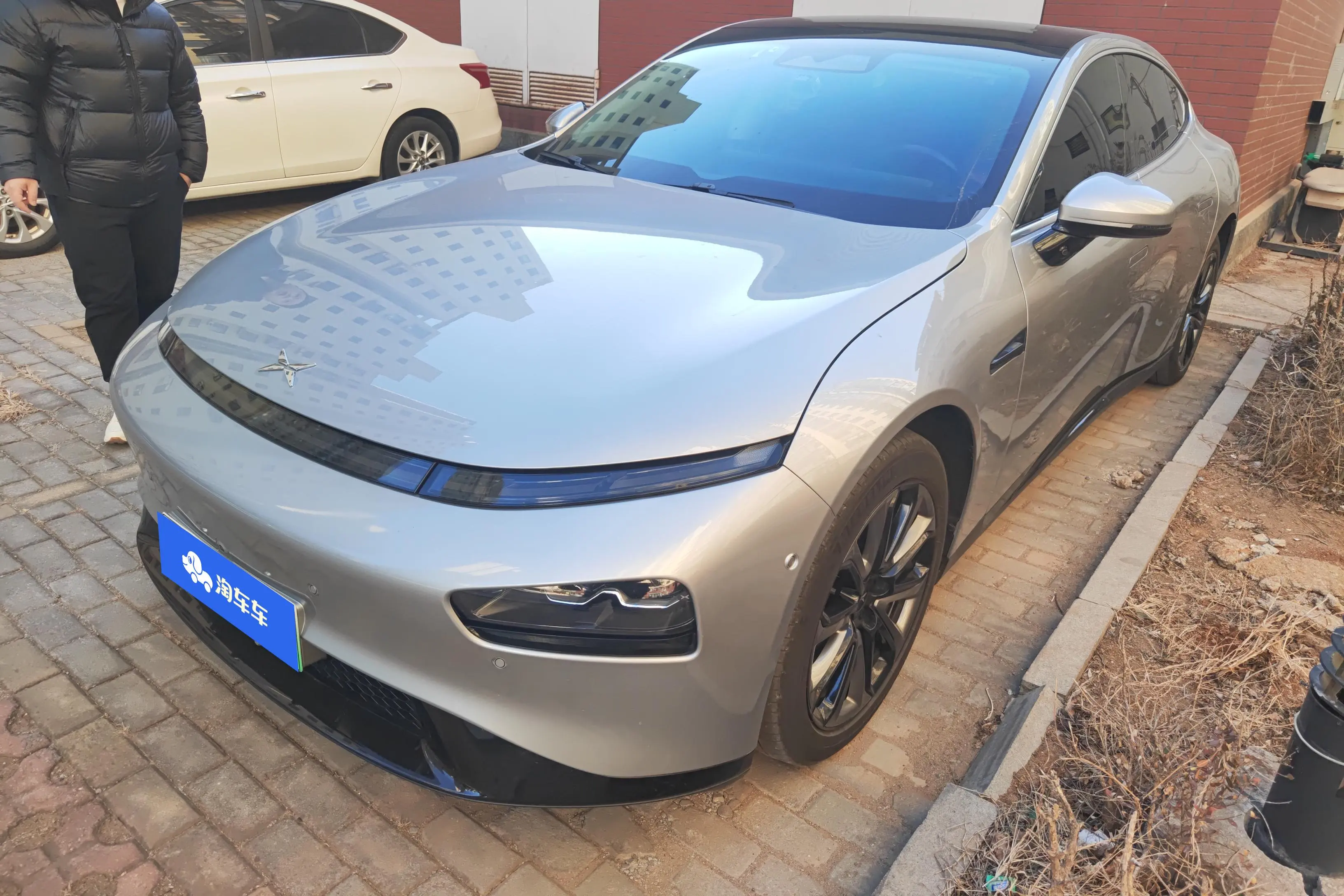 Xpeng P7  из Китая