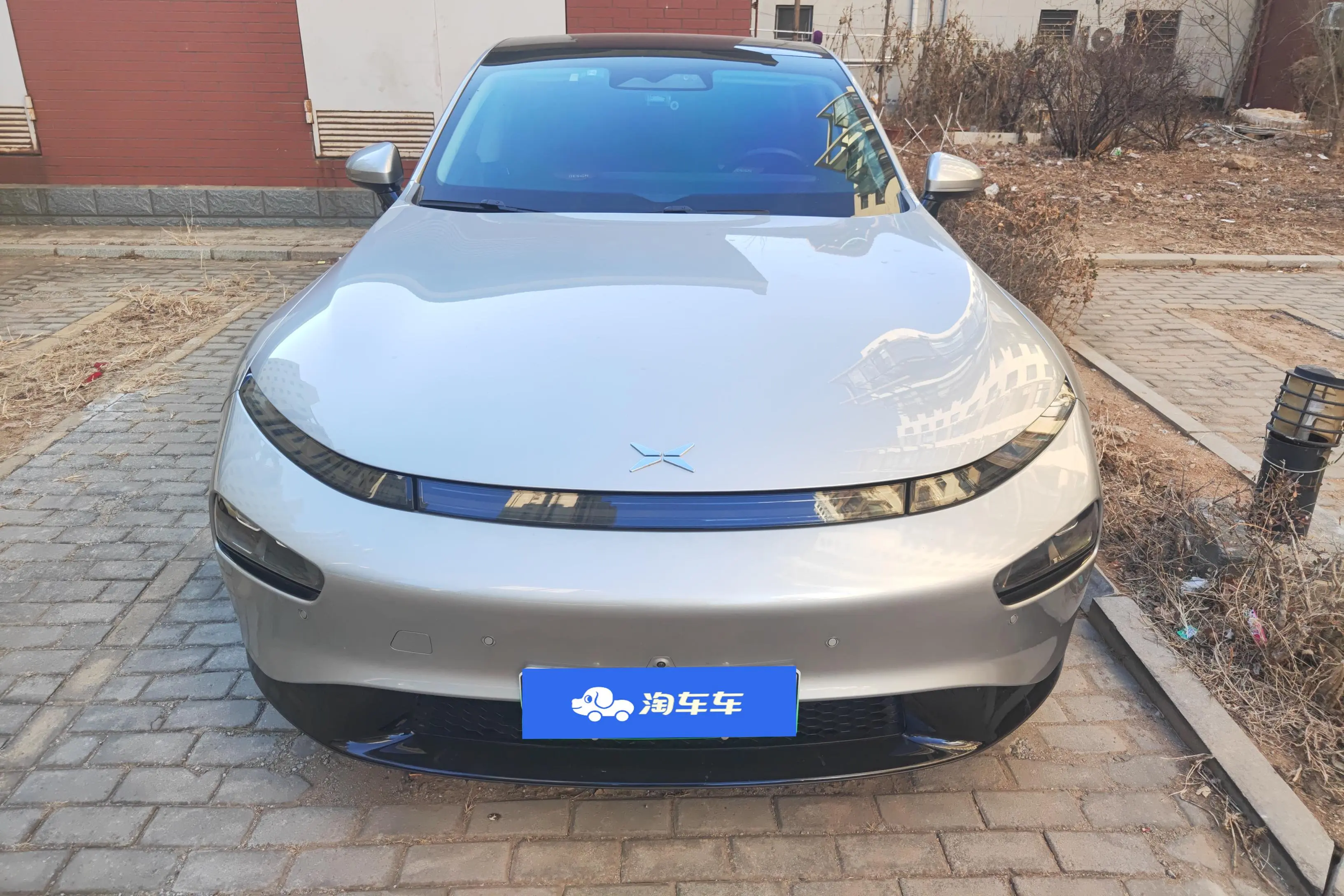 Xpeng P7  из Китая