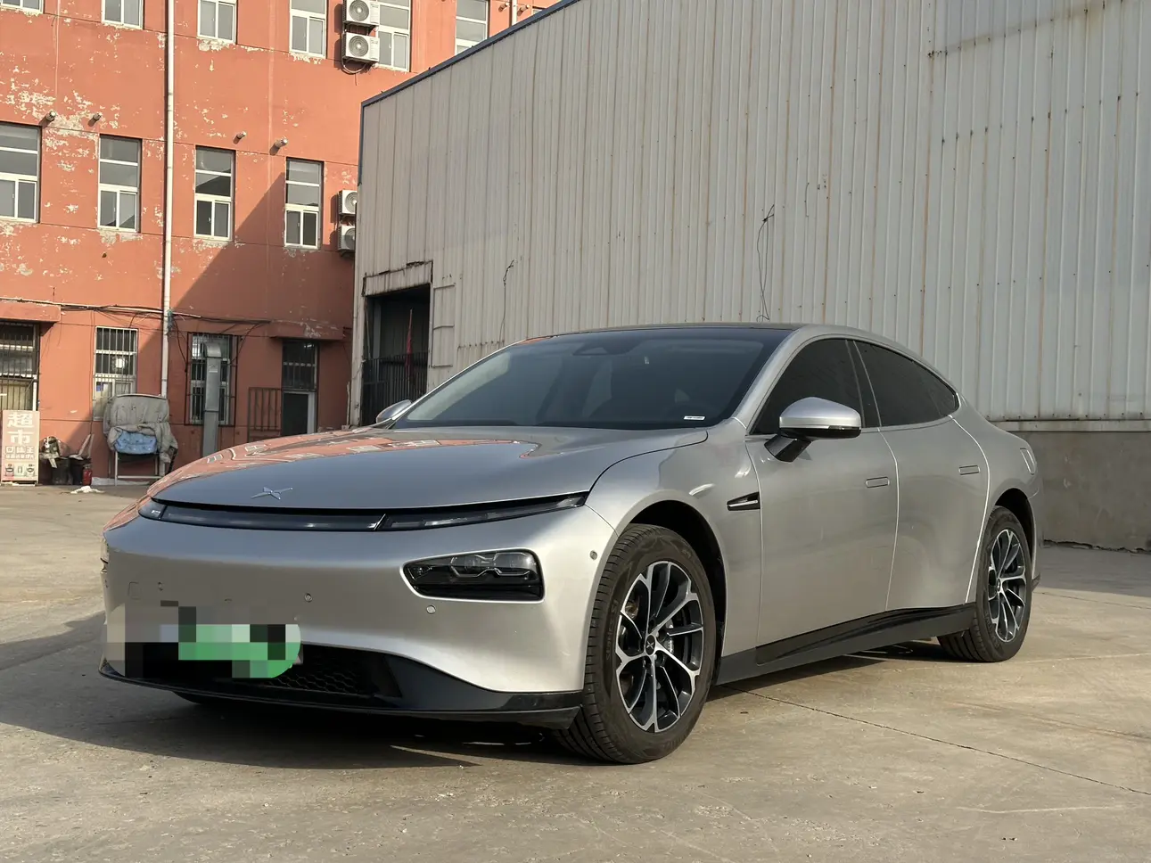 Xpeng P7  из Китая