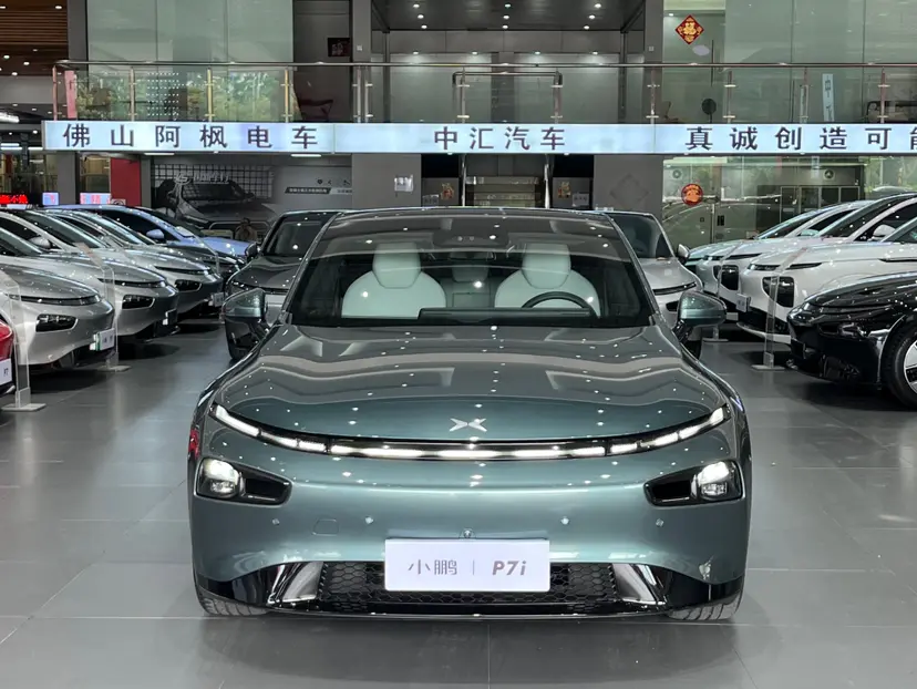 Xpeng P7  из Китая