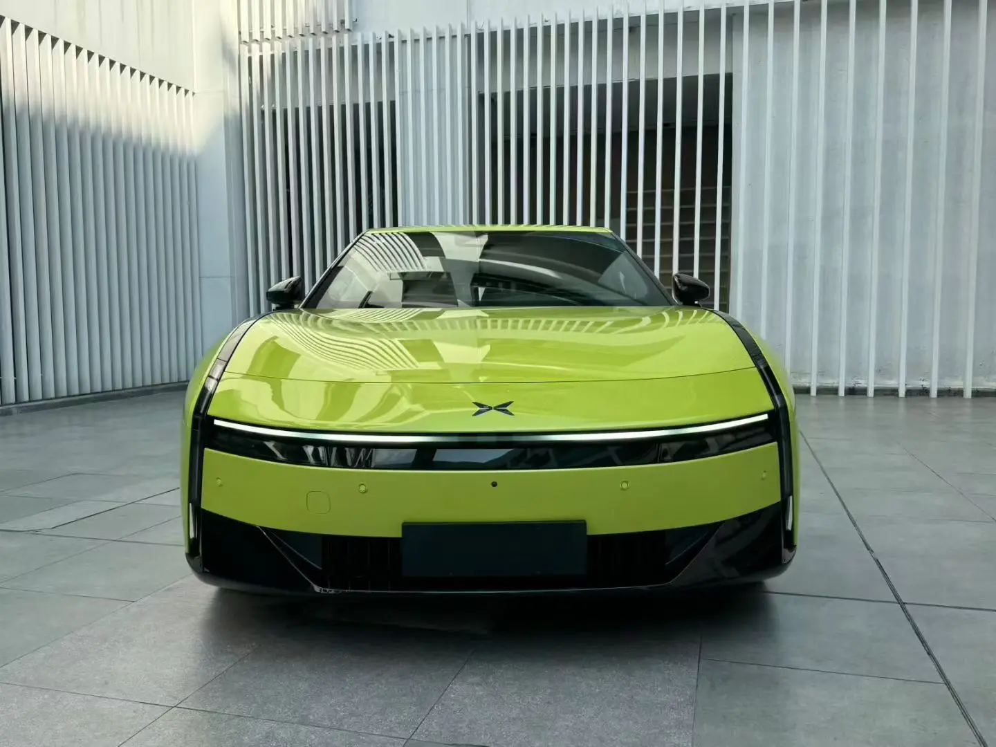 Xpeng P7  из Китая