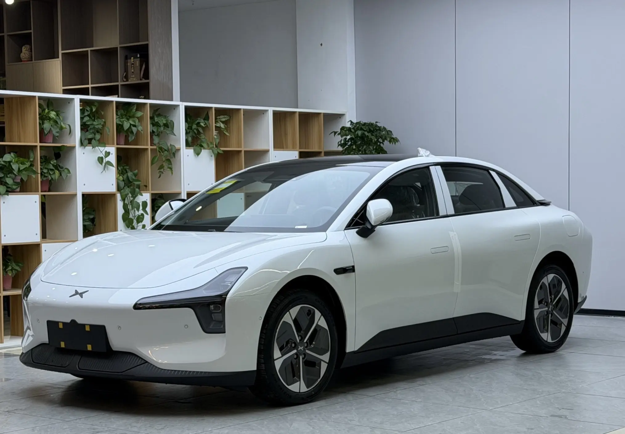 Xpeng Xiaopeng MONA M03  из Китая