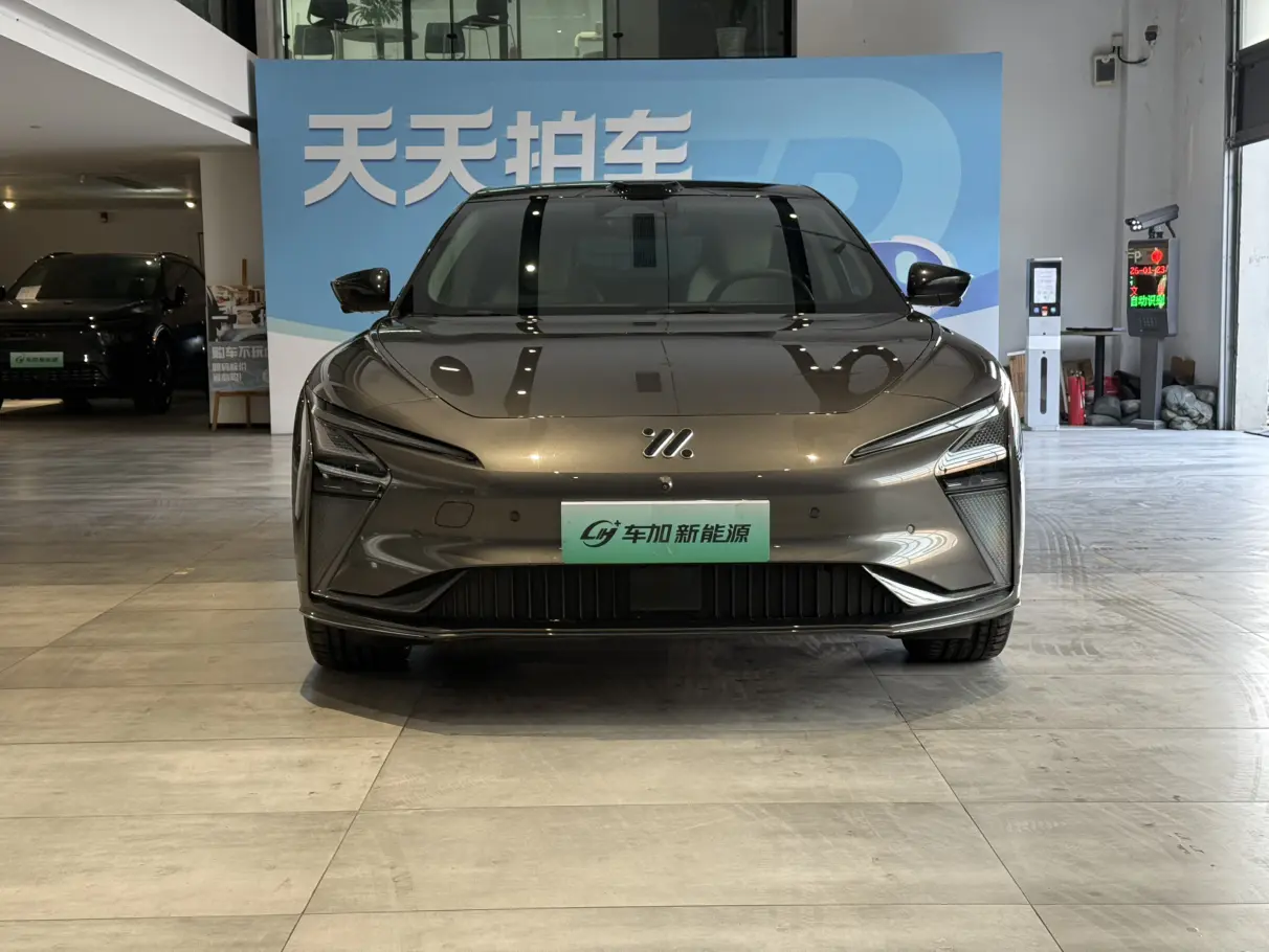 Zhiji L7  из Китая