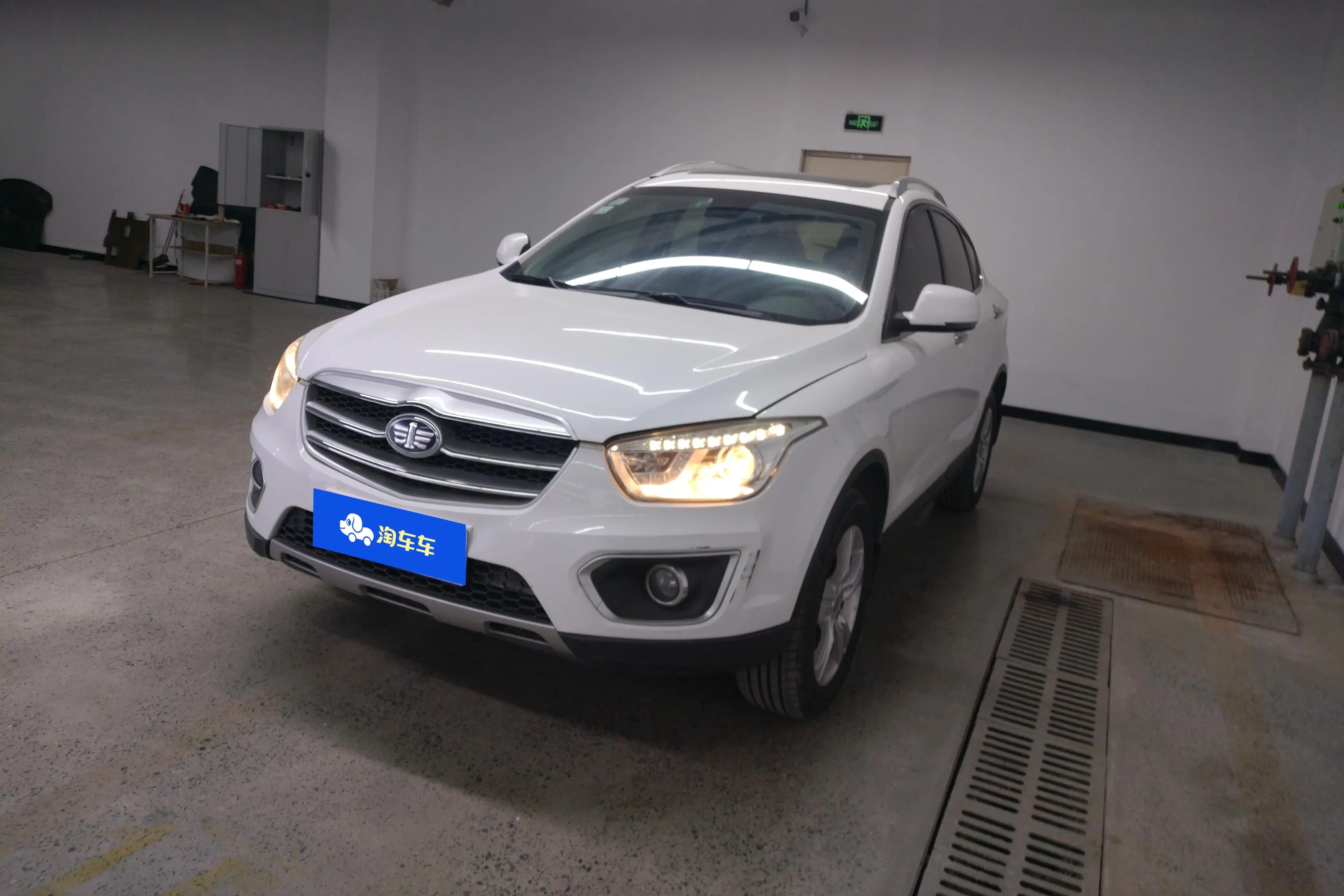 FAW Bestune X80 (Besturn X80)  из Китая