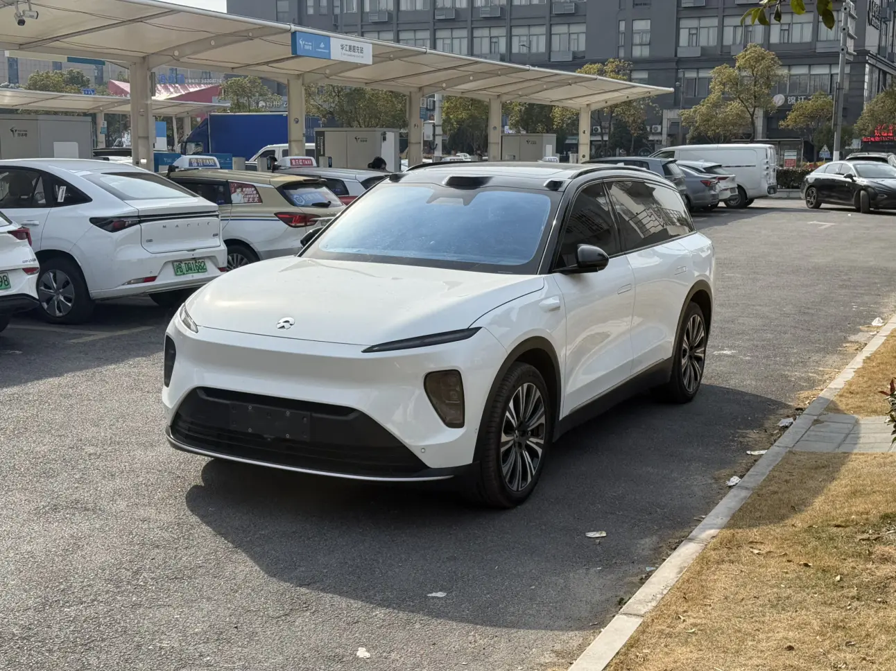 NIO ES8  из Китая