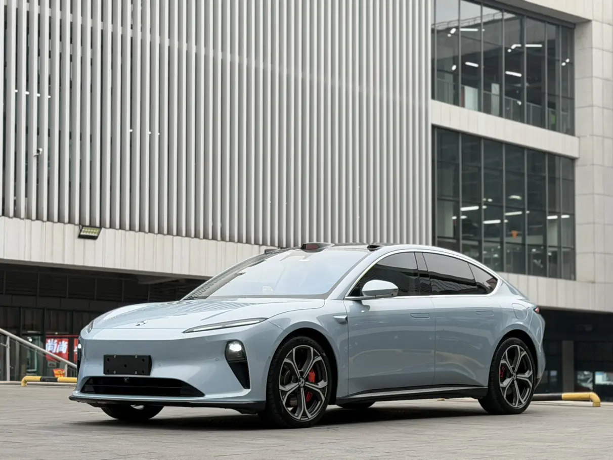 NIO ET5  из Китая