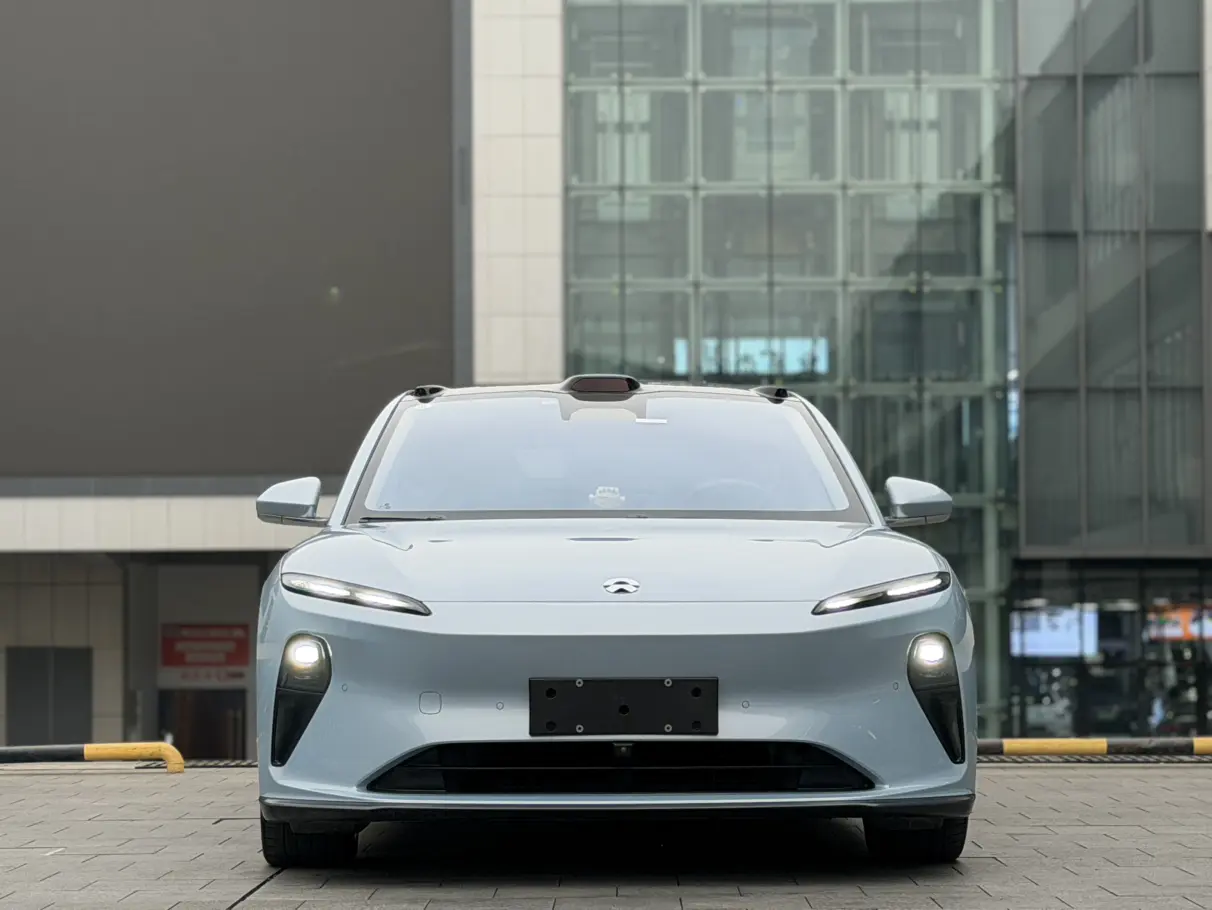 NIO ET5  из Китая
