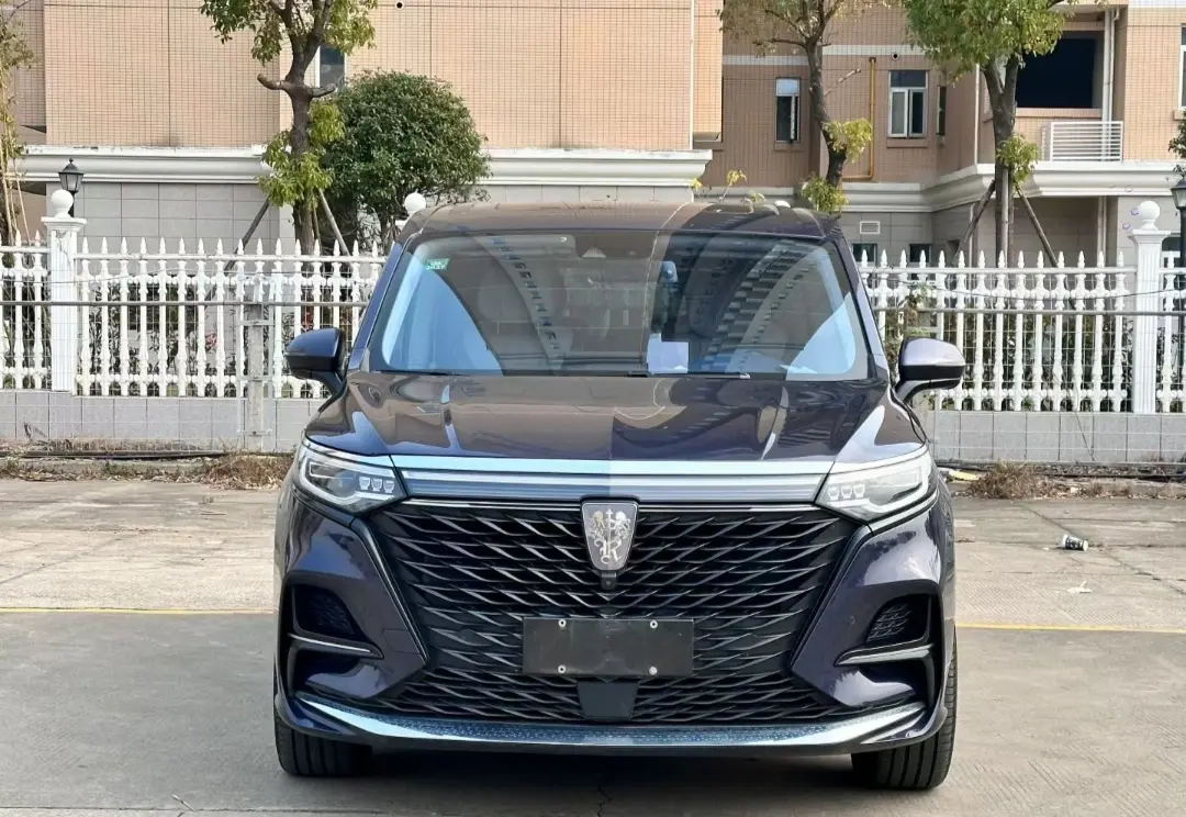 Roewe iMAX8  из Китая