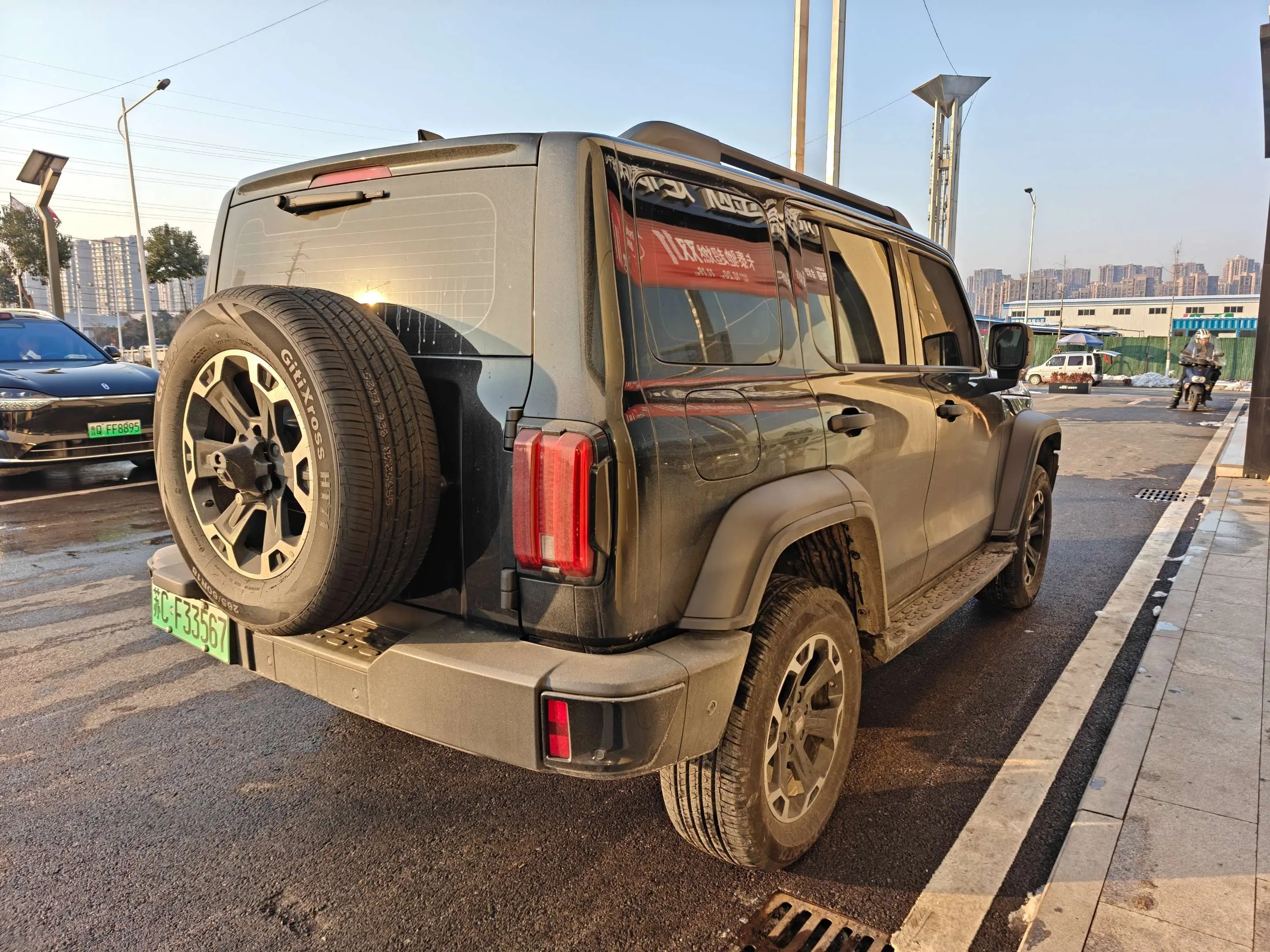 Tank 300 Hi4-T  из Китая