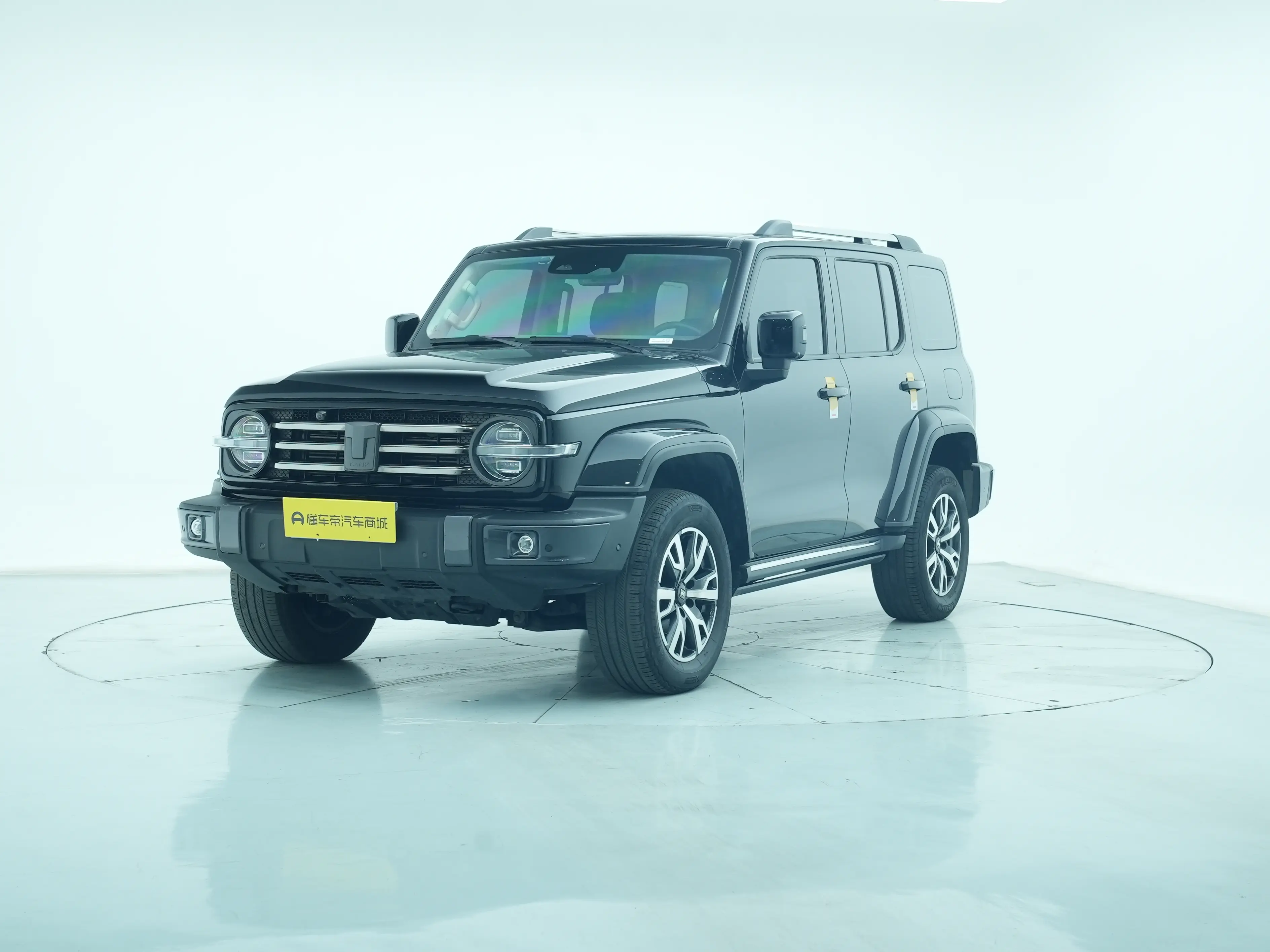 Tank 300  из Китая