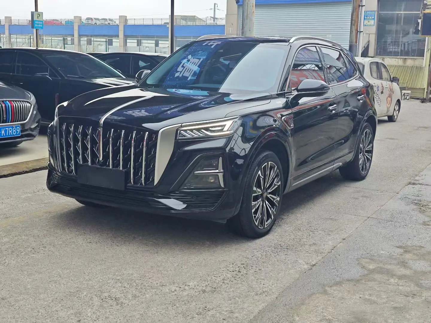Hongqi HS5  из Китая