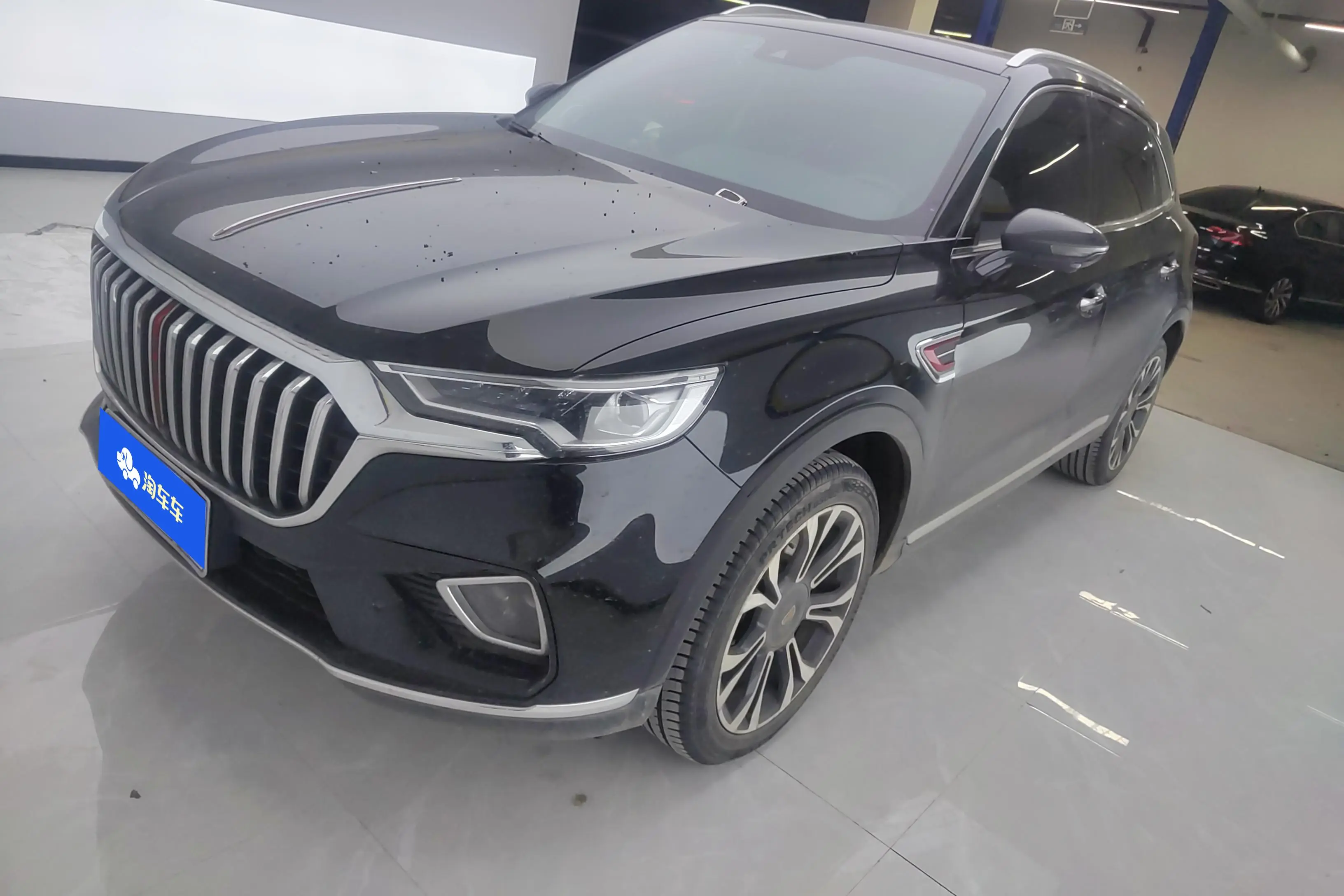 Hongqi HS5  из Китая