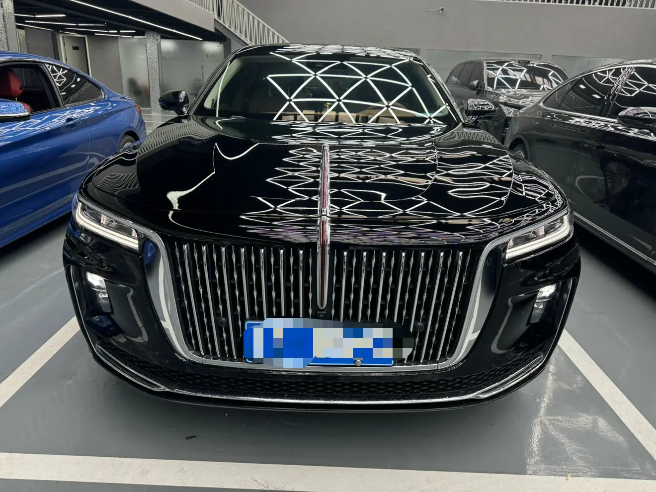 Hongqi H9  из Китая