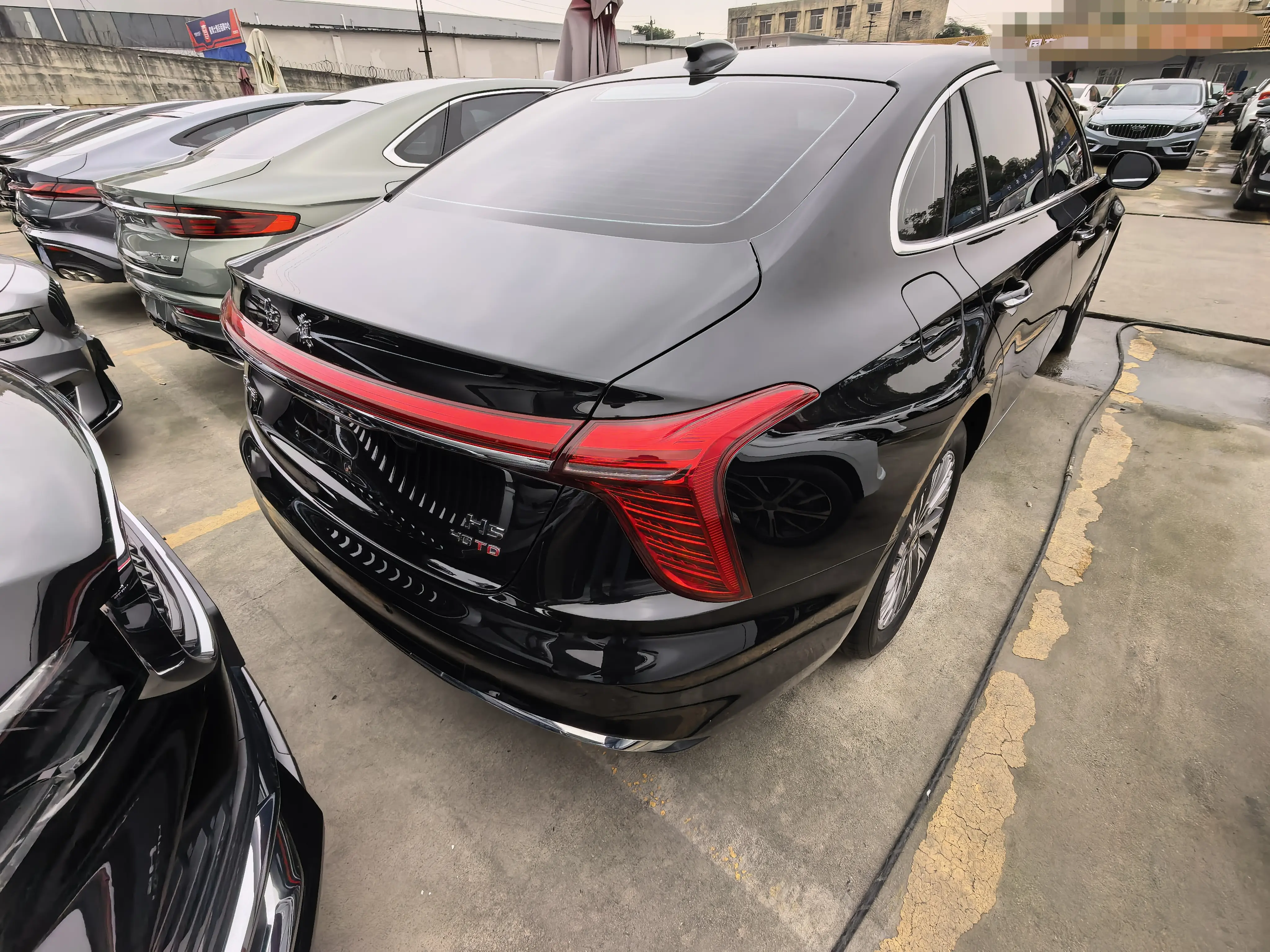 Hongqi H5  из Китая