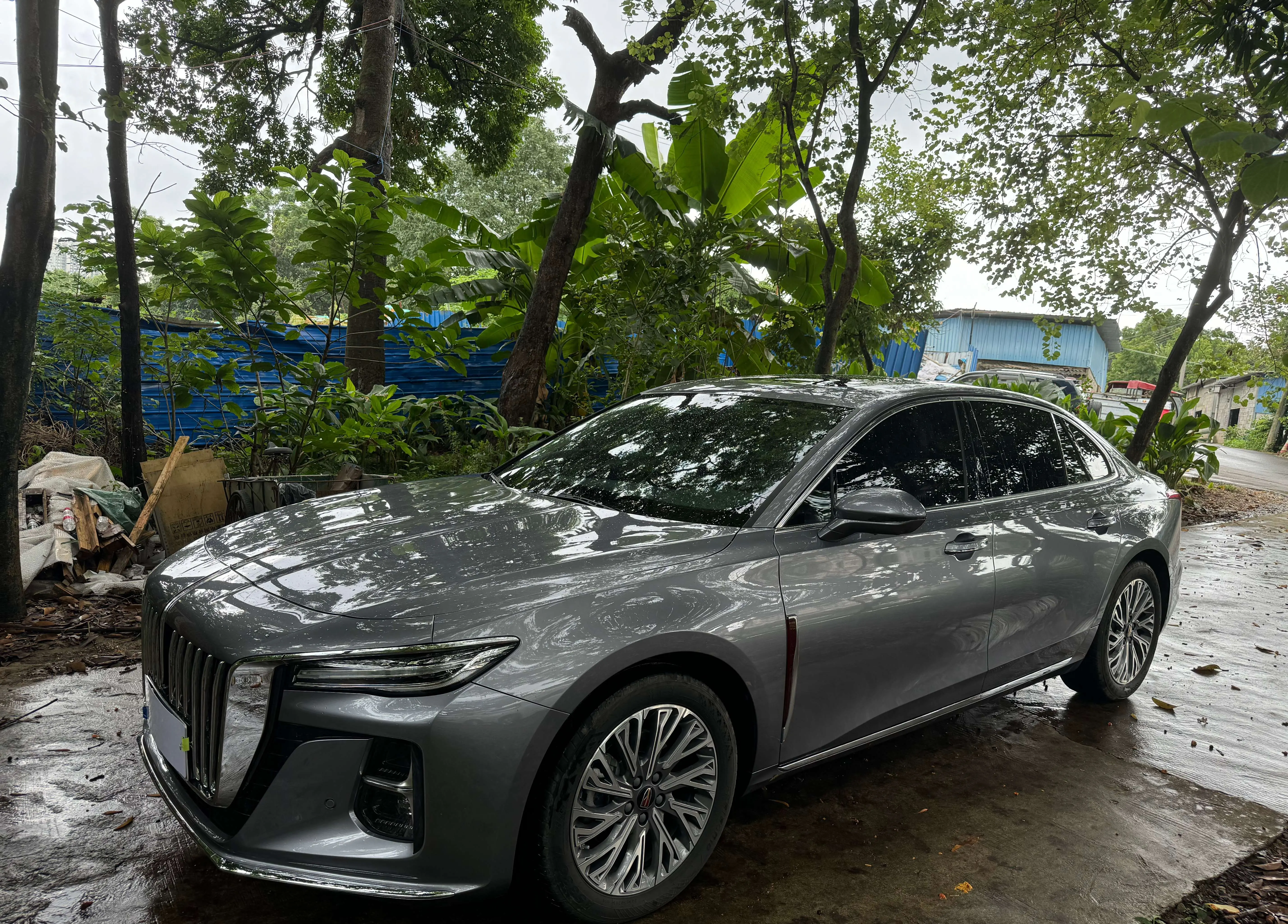 Hongqi H5  из Китая