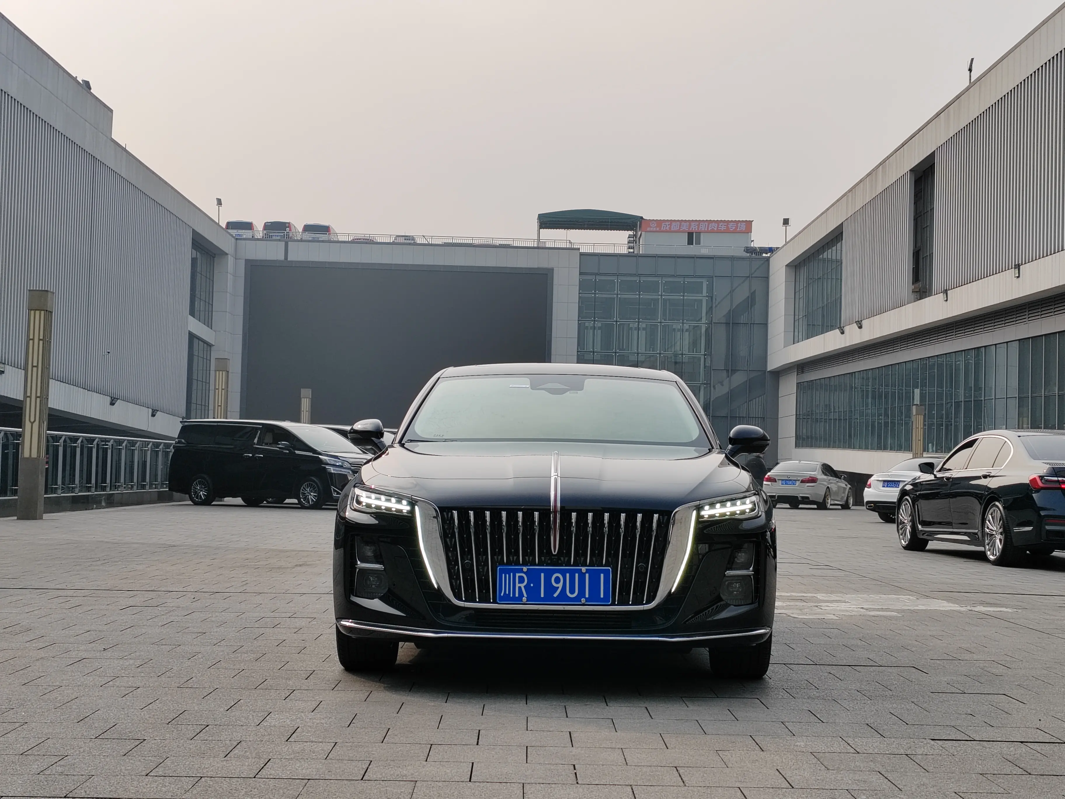Hongqi H5  из Китая