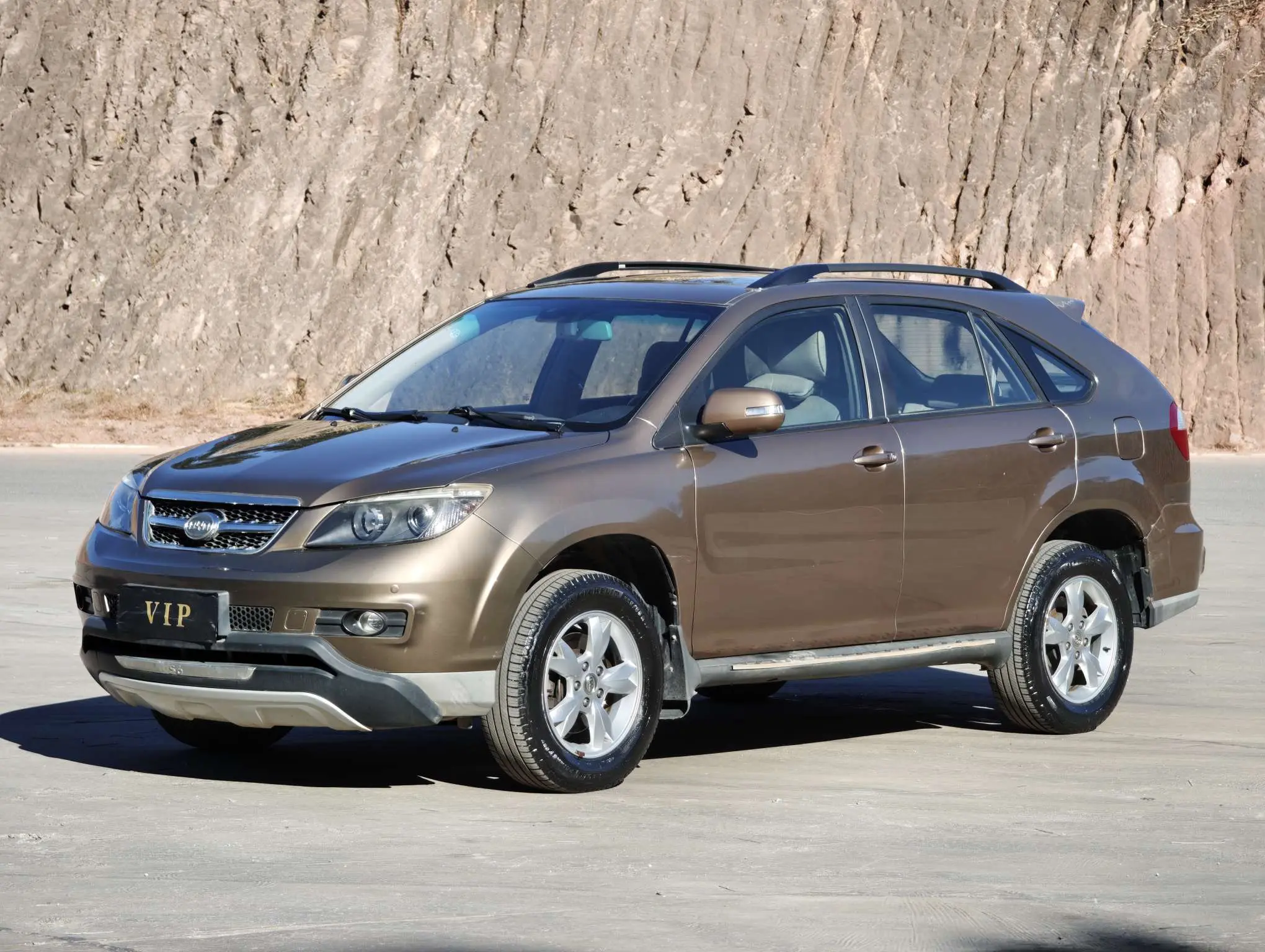 BYD S6  из Китая