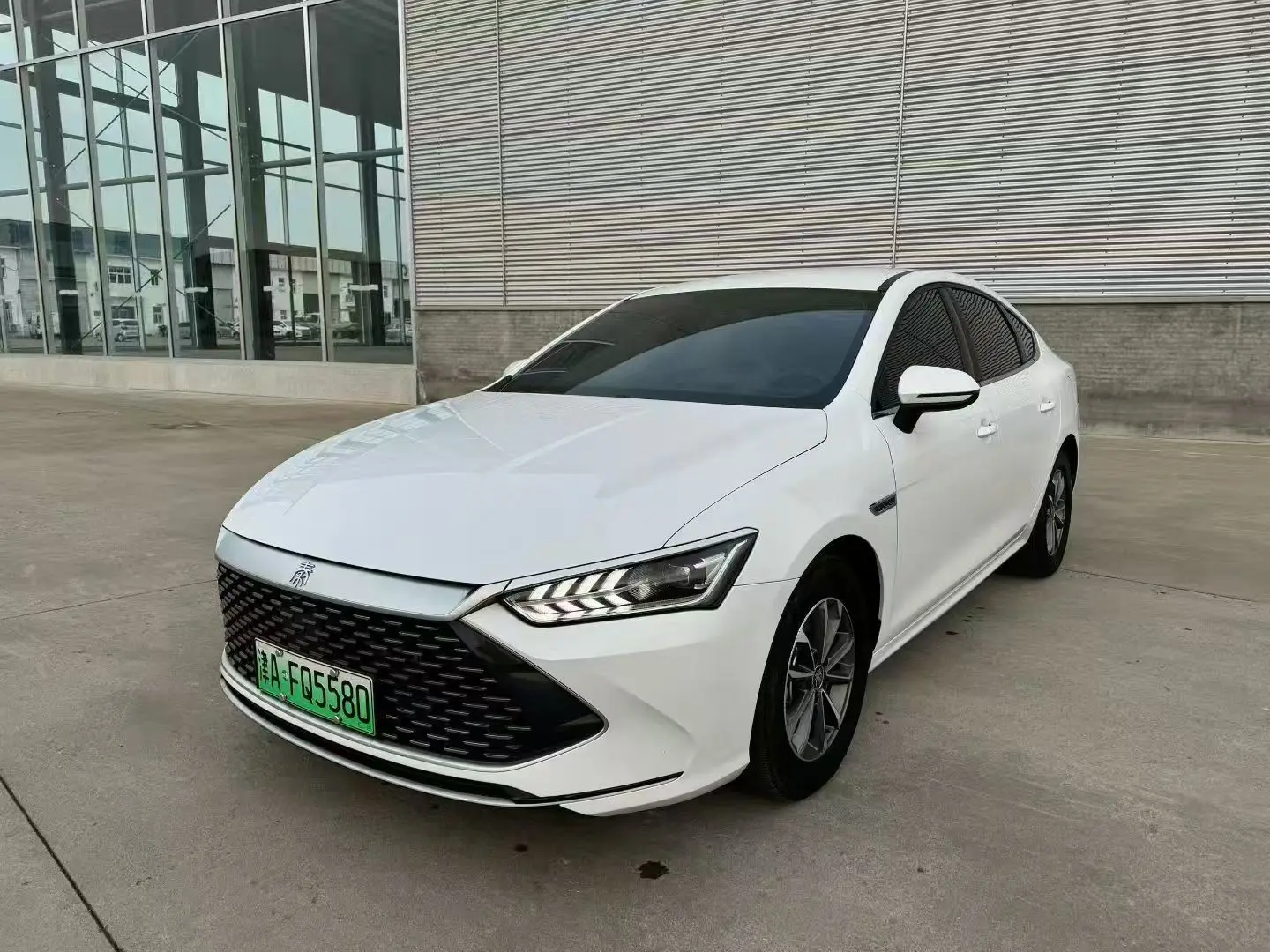 BYD Qin PLUS DM  из Китая