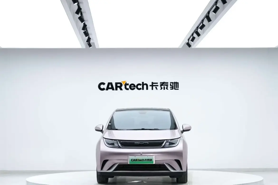 BYD Dolphin  из Китая