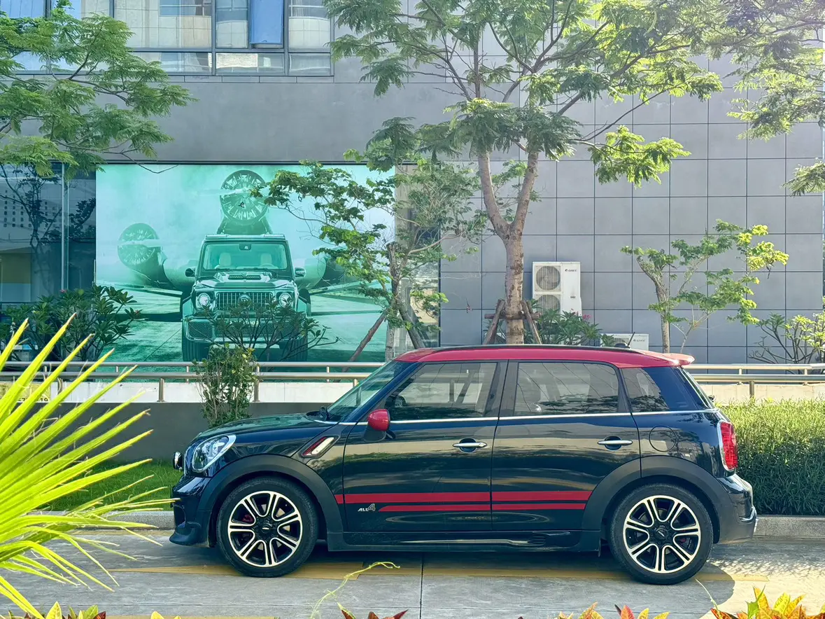 MINI JCW COUNTRYMAN
